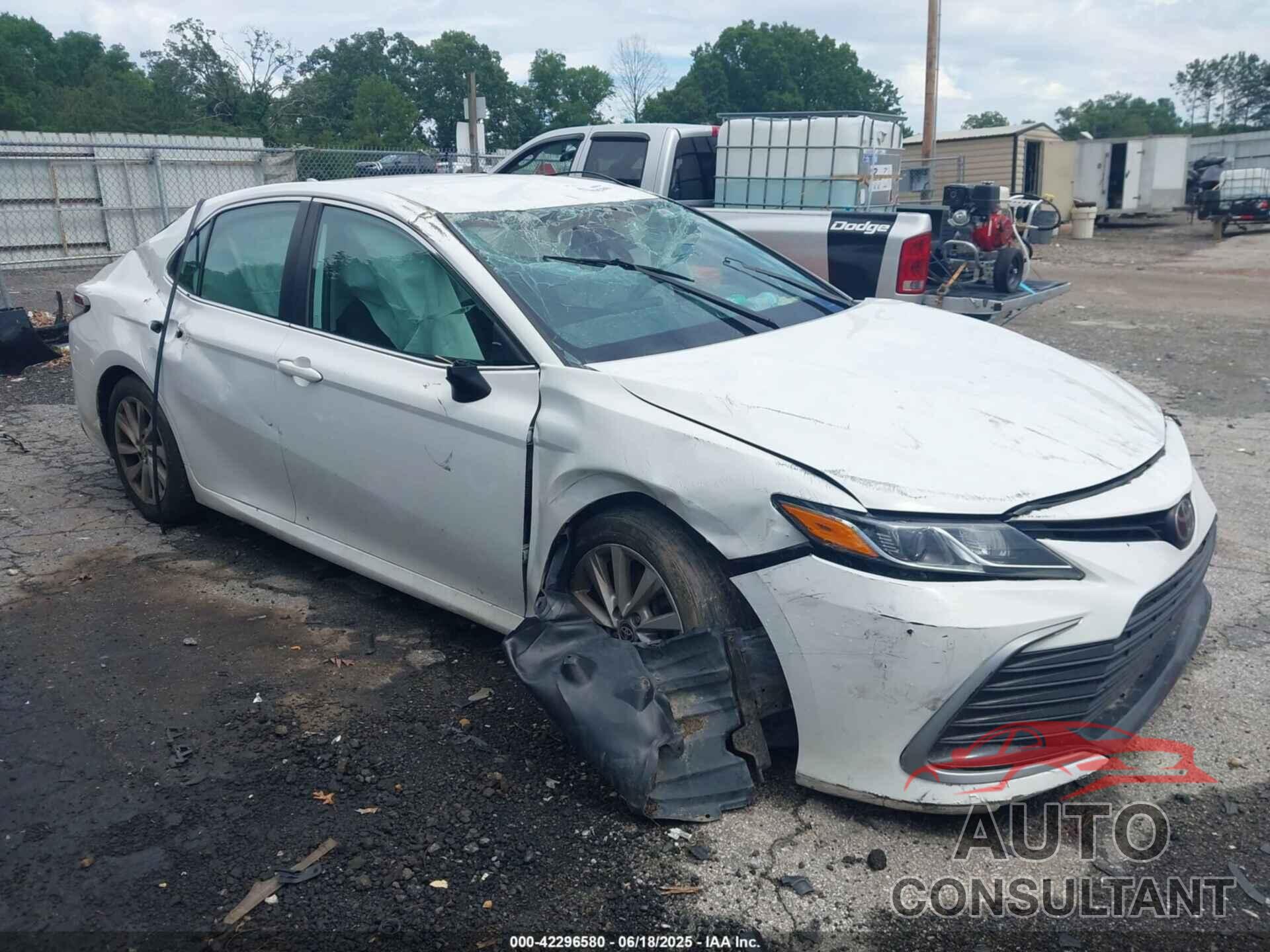 TOYOTA CAMRY 2021 - 4T1C11AK4MU441074