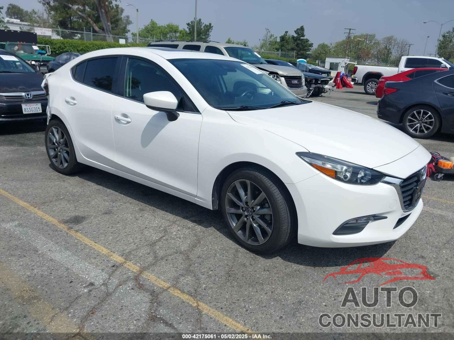 MAZDA MAZDA3 2018 - 3MZBN1V35JM182020
