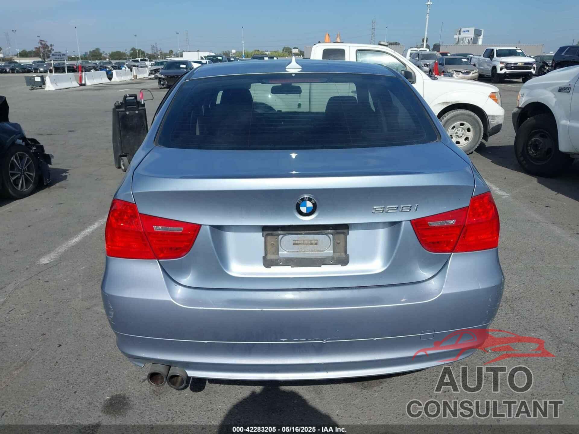 BMW 328I 2009 - WBAPH57599NL77641