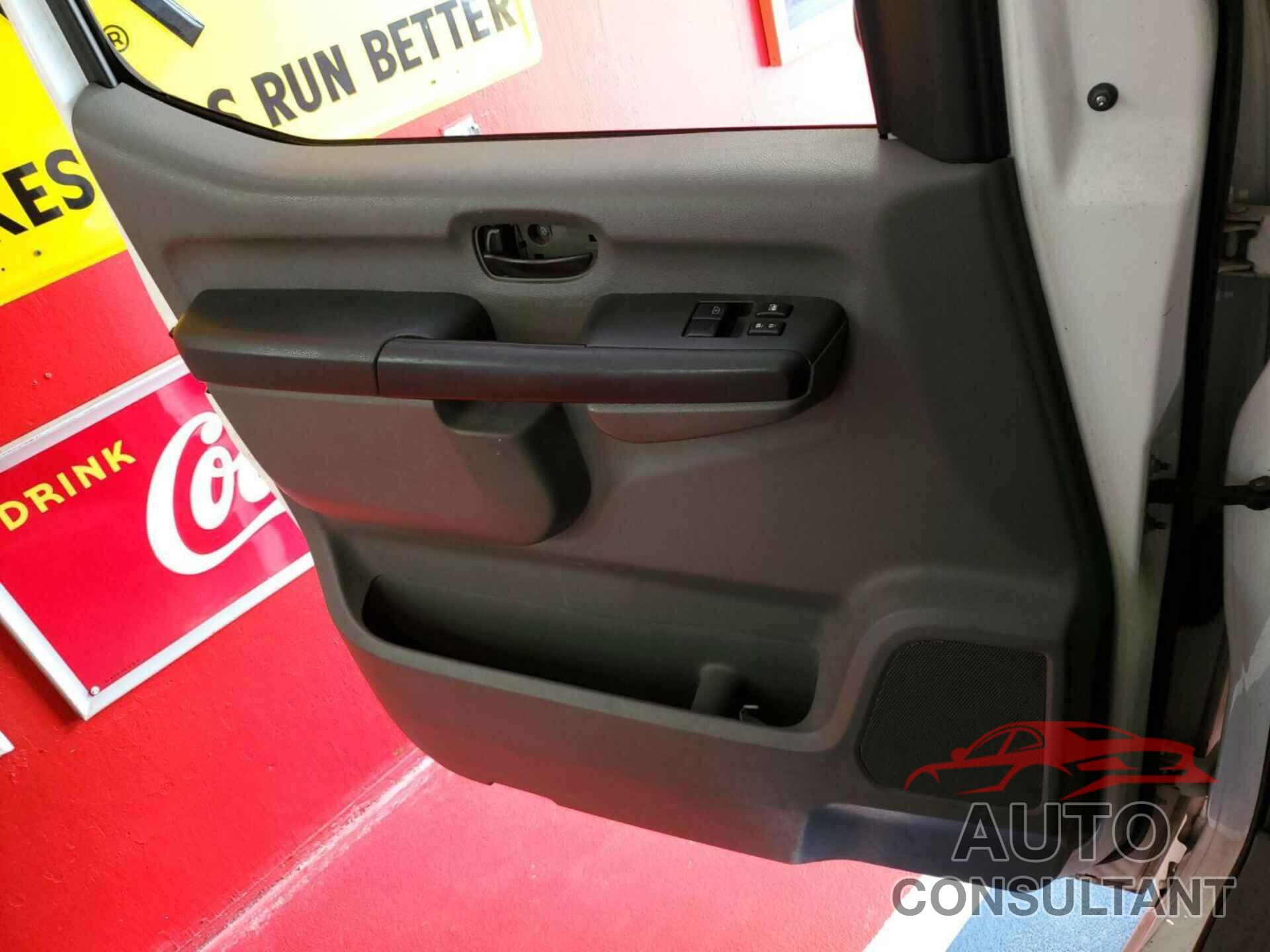 NISSAN NV CARGO NV1500 2016 - 1N6BF0KMXGN808955