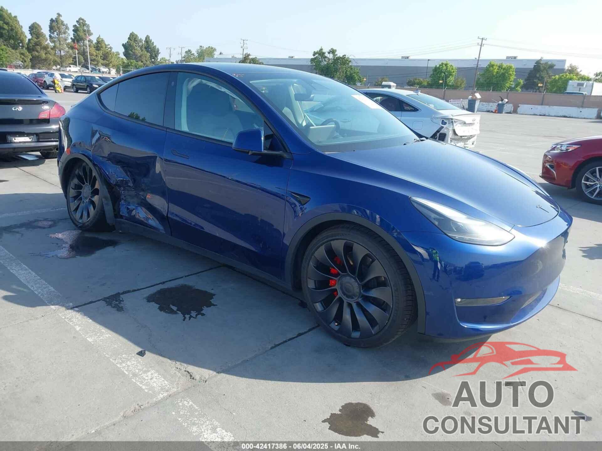 TESLA MODEL Y 2023 - 7SAYGDEFXPF712033