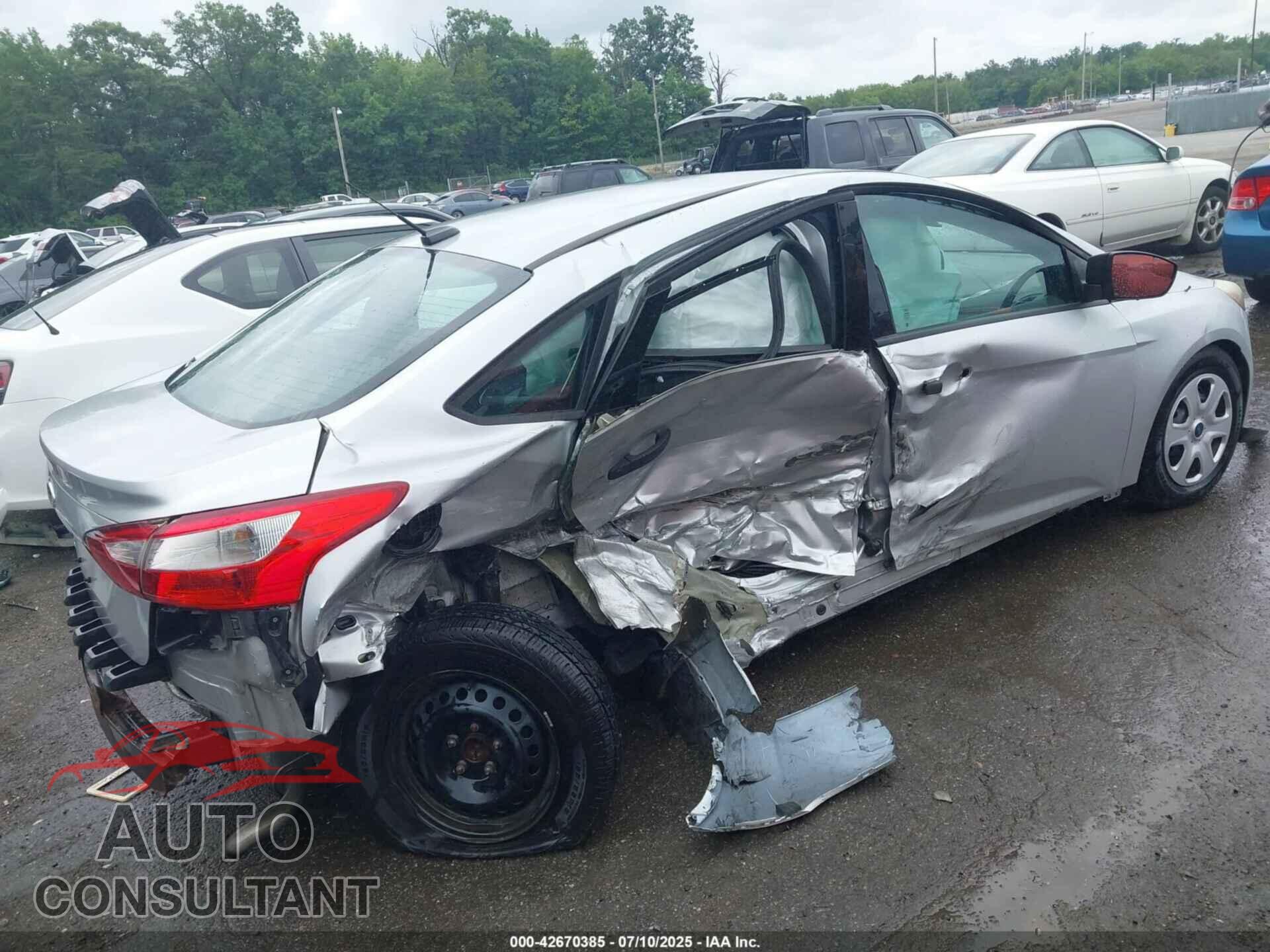 FORD FOCUS 2014 - 1FADP3E27EL240683