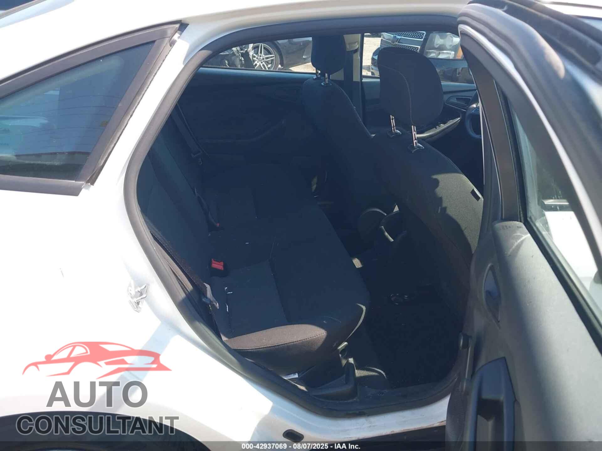 FORD FOCUS 2017 - 1FADP3E2XHL306261