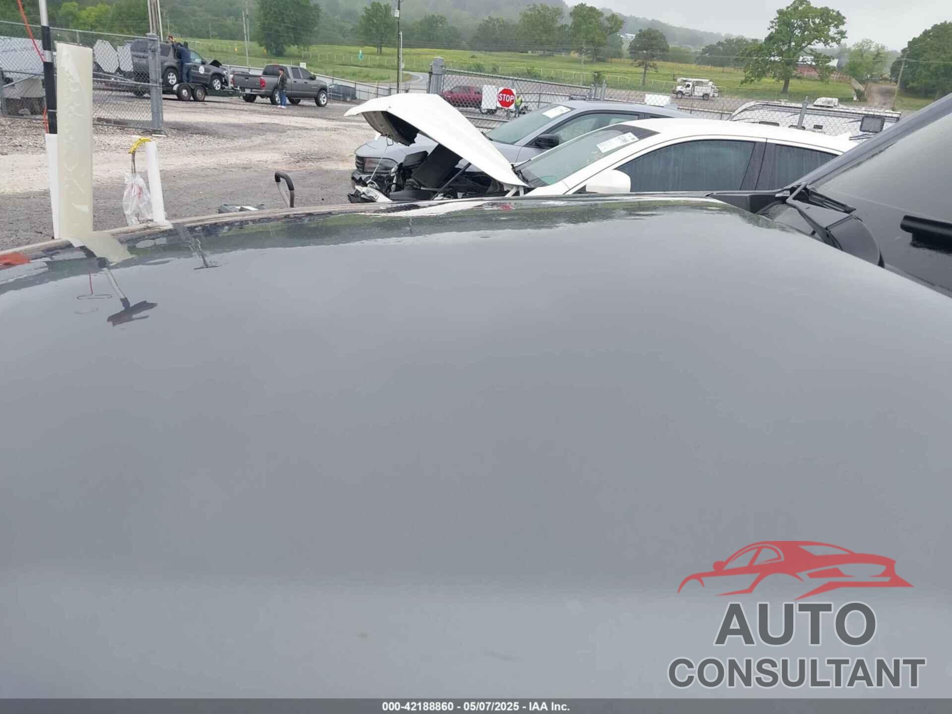 CHEVROLET SUBURBAN 2019 - 1GNSKHKCXKR405555