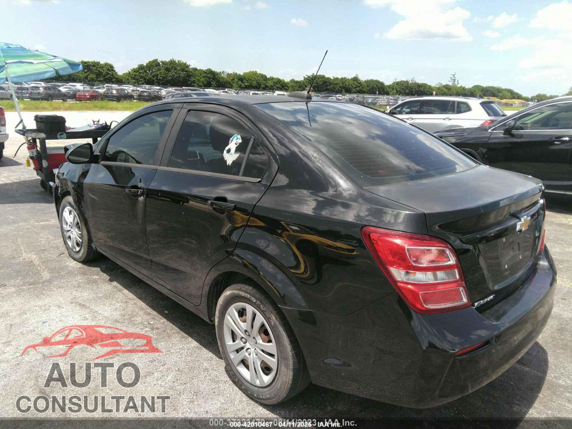 CHEVROLET SONIC 2017 - 1G1JB5SH0H4153473