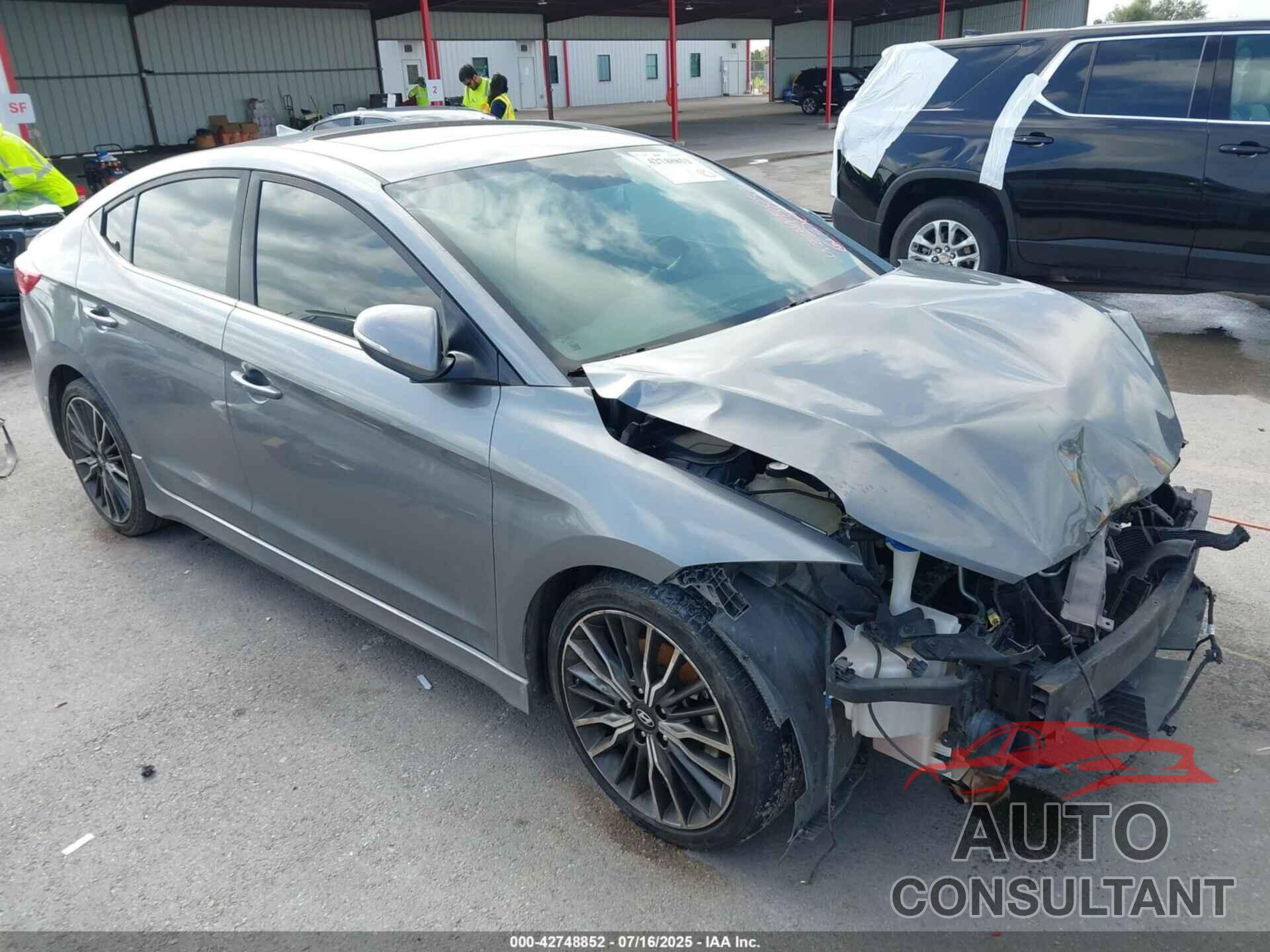 HYUNDAI ELANTRA 2018 - KMHD04LB3JU534041