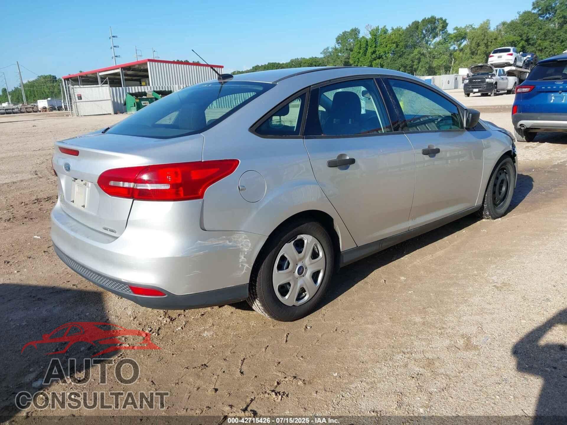 FORD FOCUS 2016 - 1FADP3E22GL207352