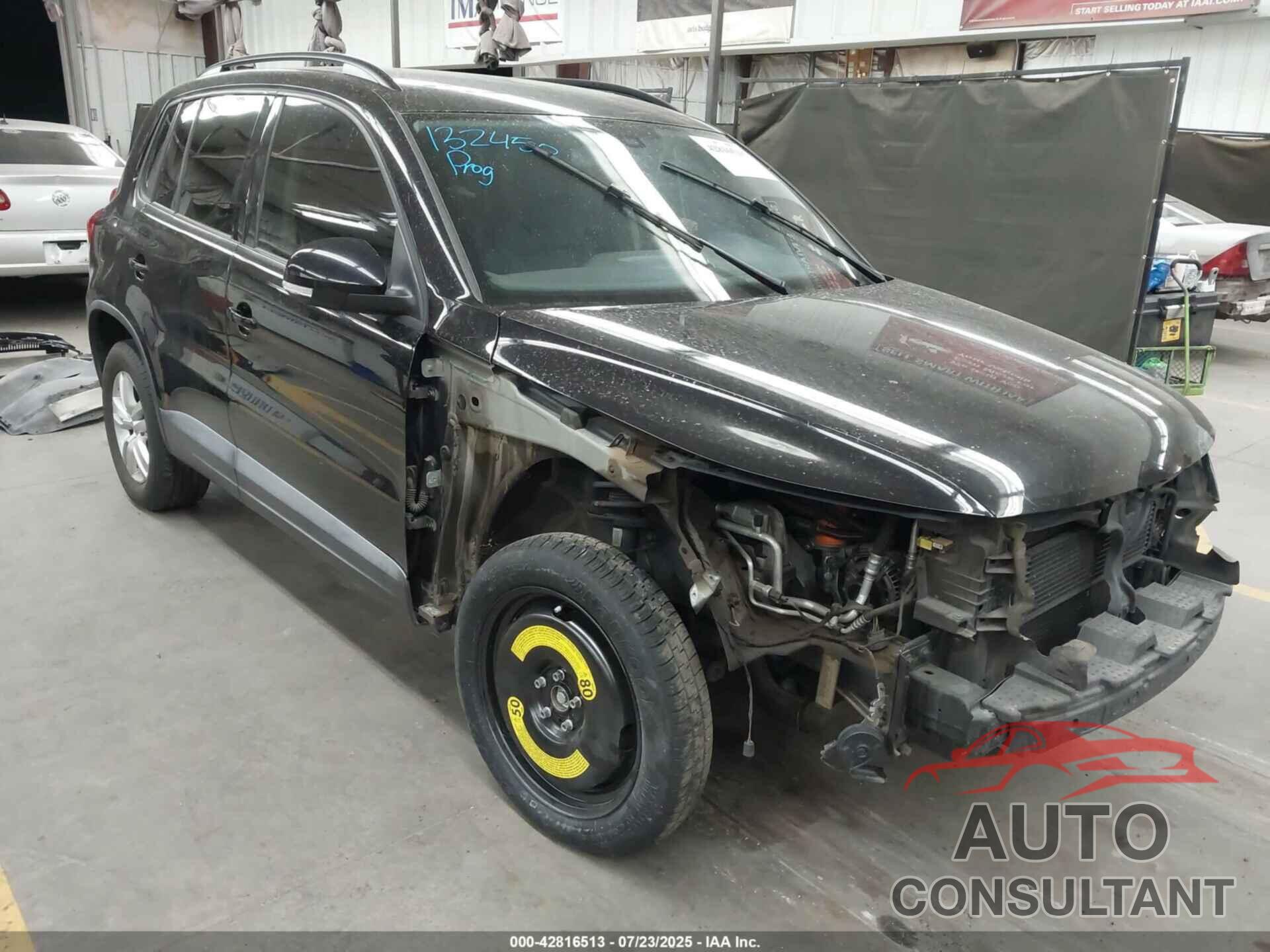 VOLKSWAGEN TIGUAN 2017 - WVGAV7AX5HK002526