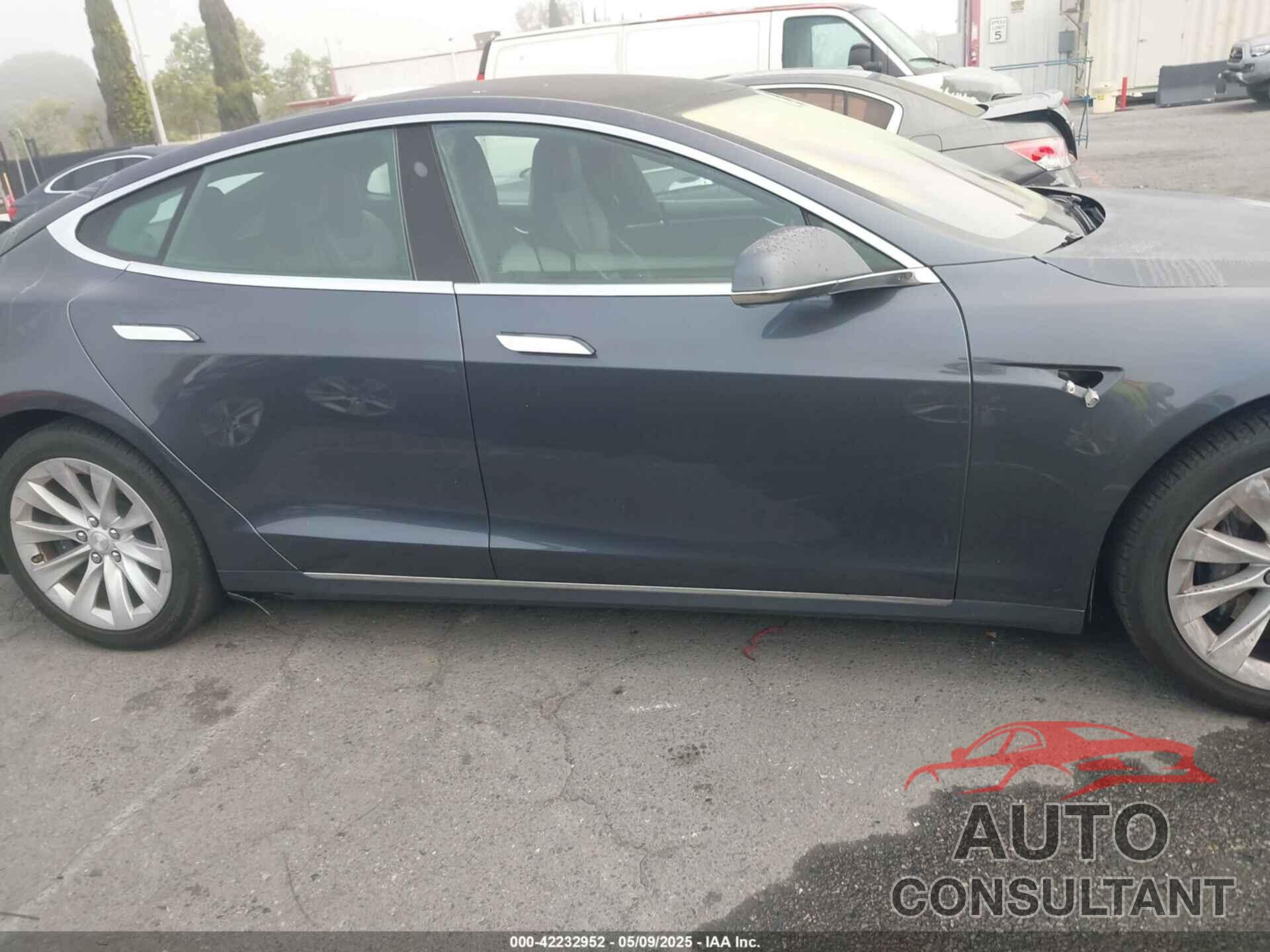 TESLA MODEL S 2017 - 5YJSA1E11HF205255