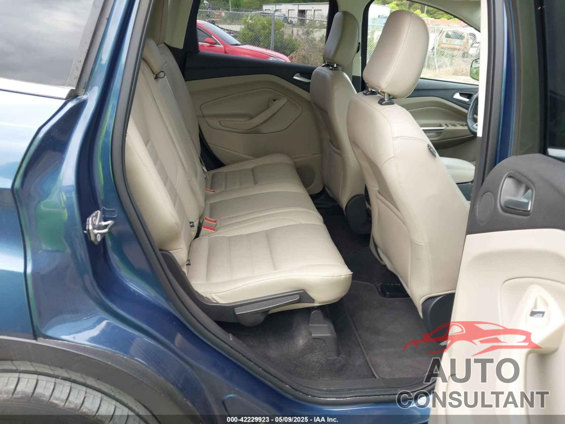 FORD ESCAPE 2018 - 1FMCU0J9XJUA61277