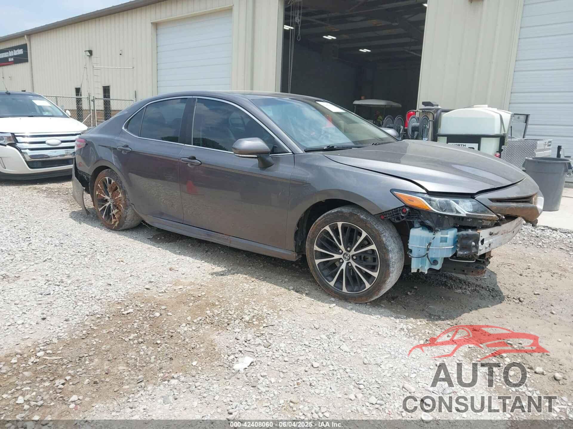 TOYOTA CAMRY 2018 - 4T1B11HK8JU129031