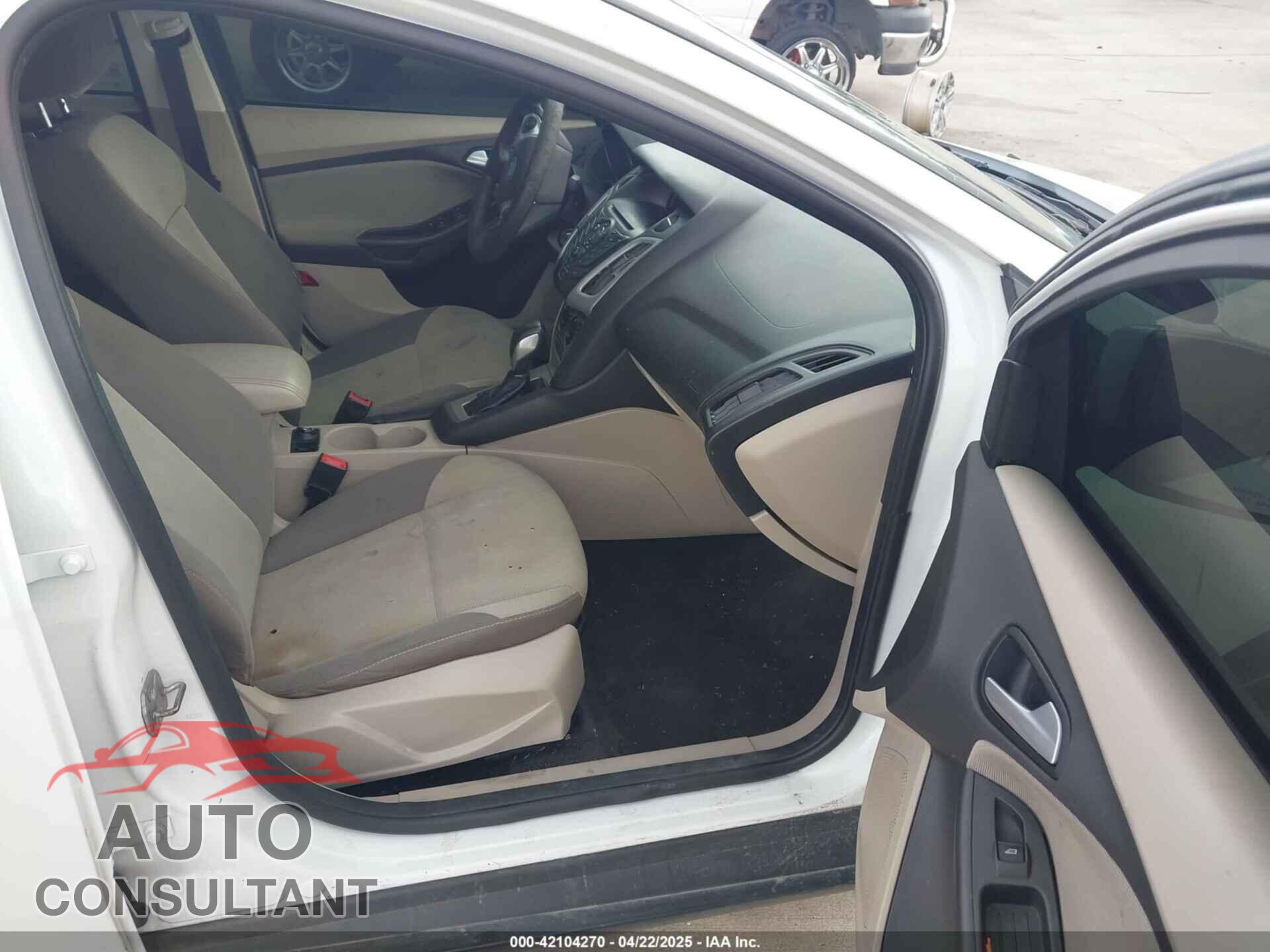 FORD FOCUS 2014 - 1FADP3F21EL446984