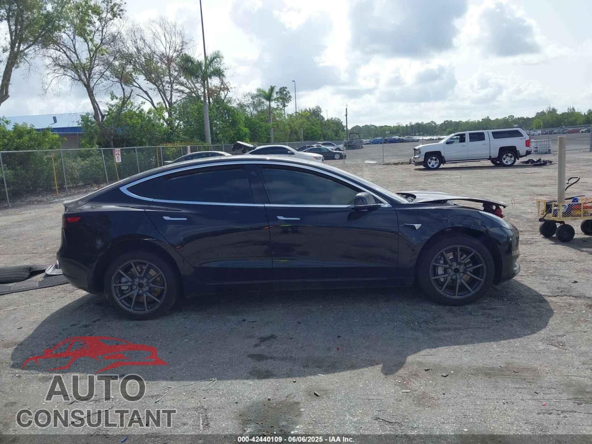 TESLA MODEL 3 2019 - 5YJ3E1EA2KF394675