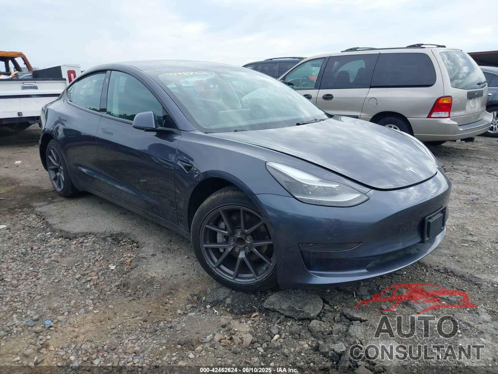 TESLA MODEL 3 2022 - 5YJ3E1EA9NF108373
