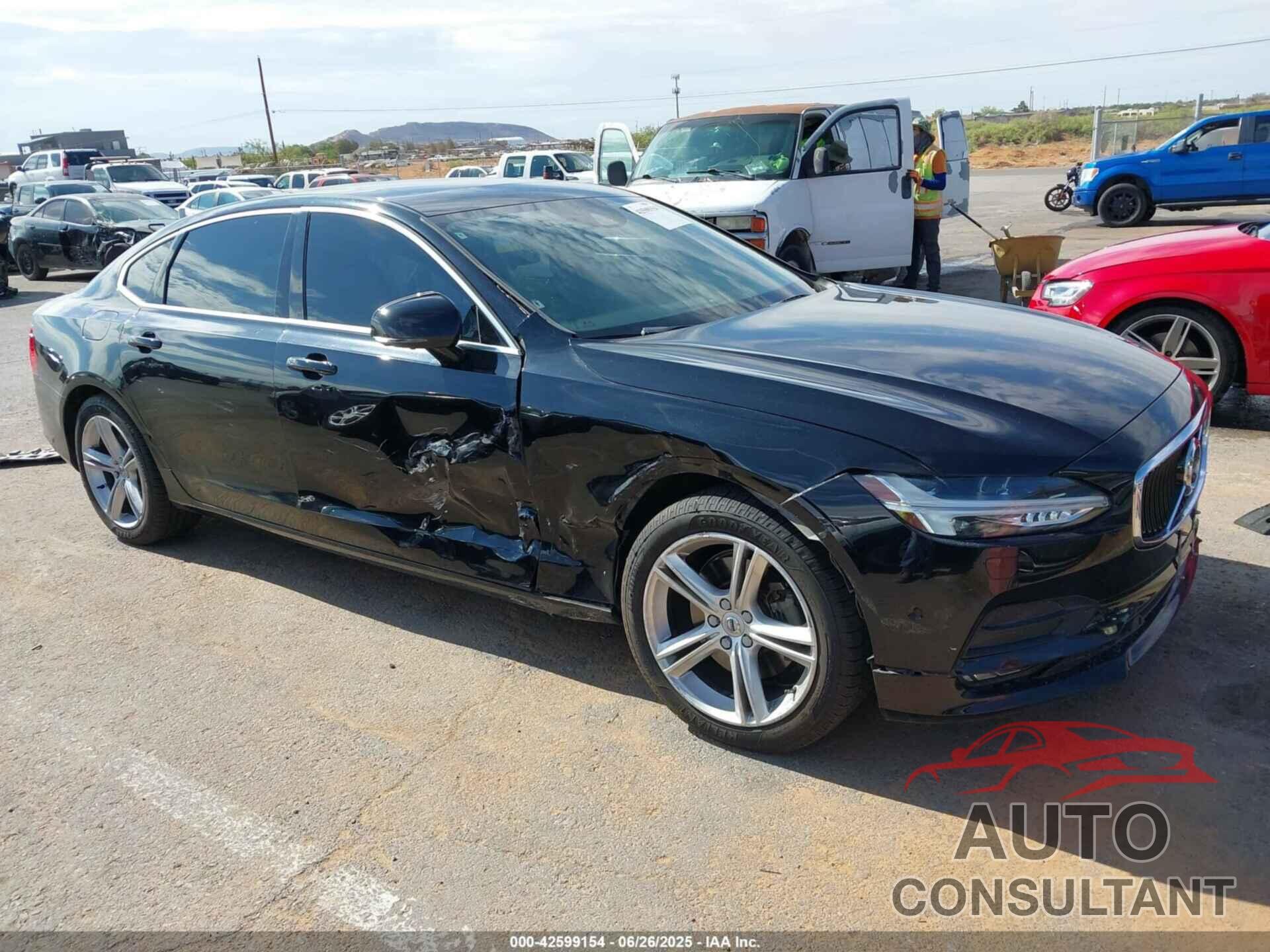 VOLVO S90 2018 - LVY982MK6JP028281