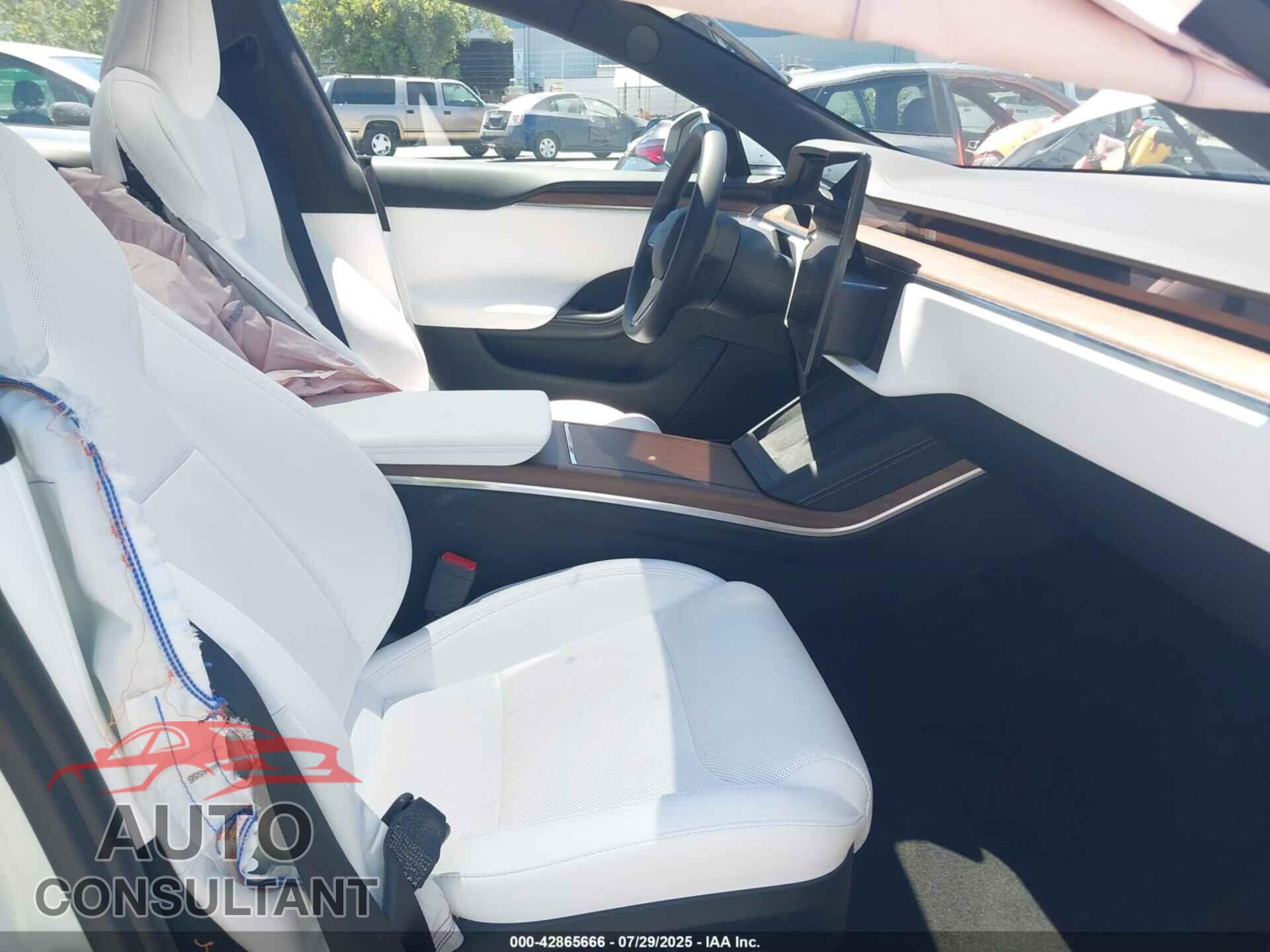 TESLA MODEL S 2024 - 5YJSA1E52RF534003