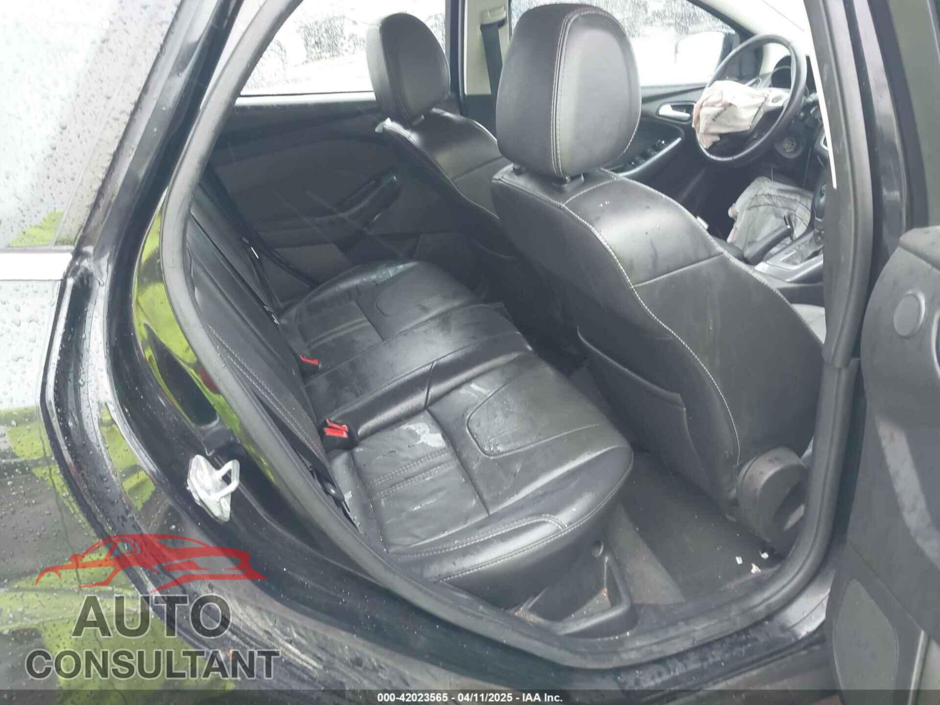 FORD FOCUS 2014 - 1FADP3N23EL212928