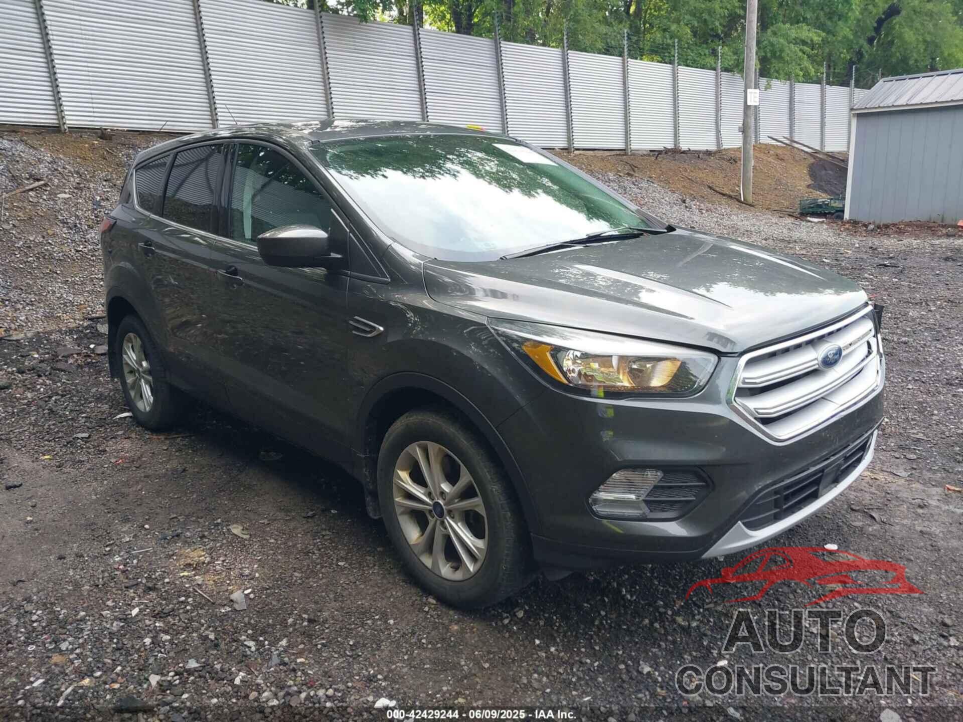 FORD ESCAPE 2017 - 1FMCU9GD9HUD50578