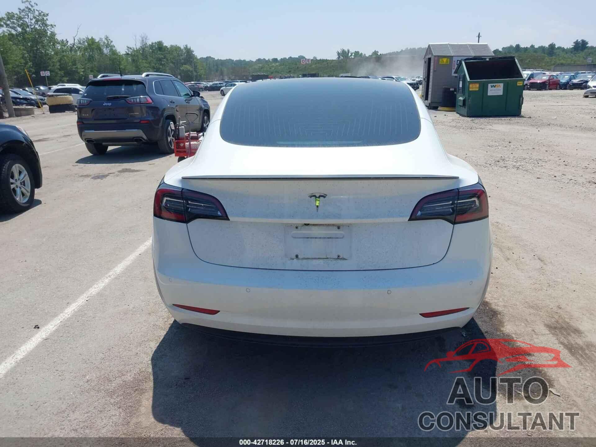 TESLA MODEL 3 2018 - 5YJ3E1EA0JF019639