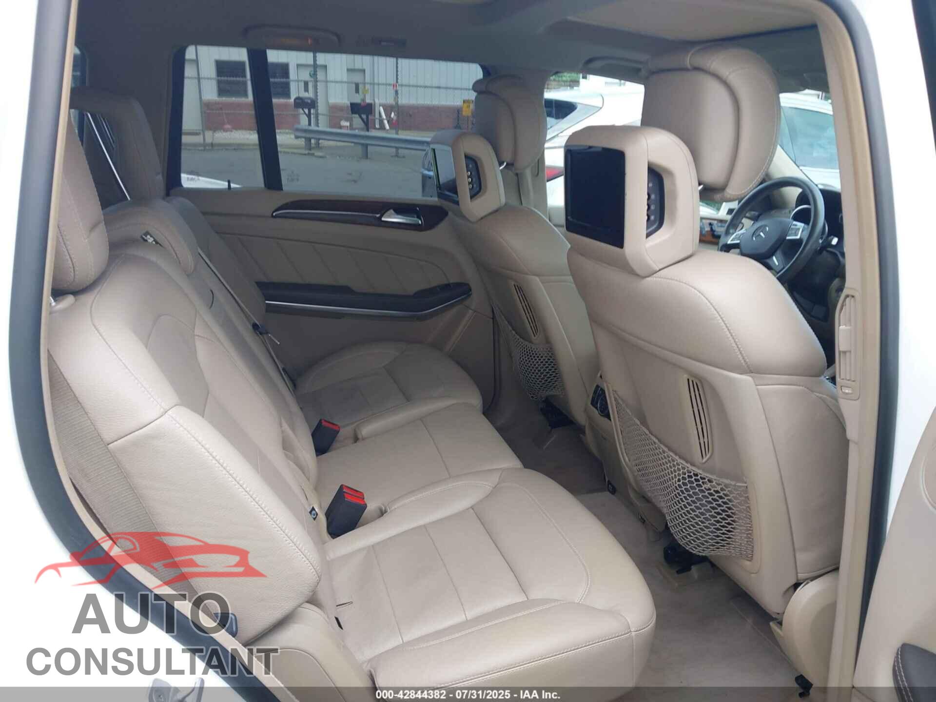 MERCEDES-BENZ GL 550 2015 - 4JGDF7DE8FA464005