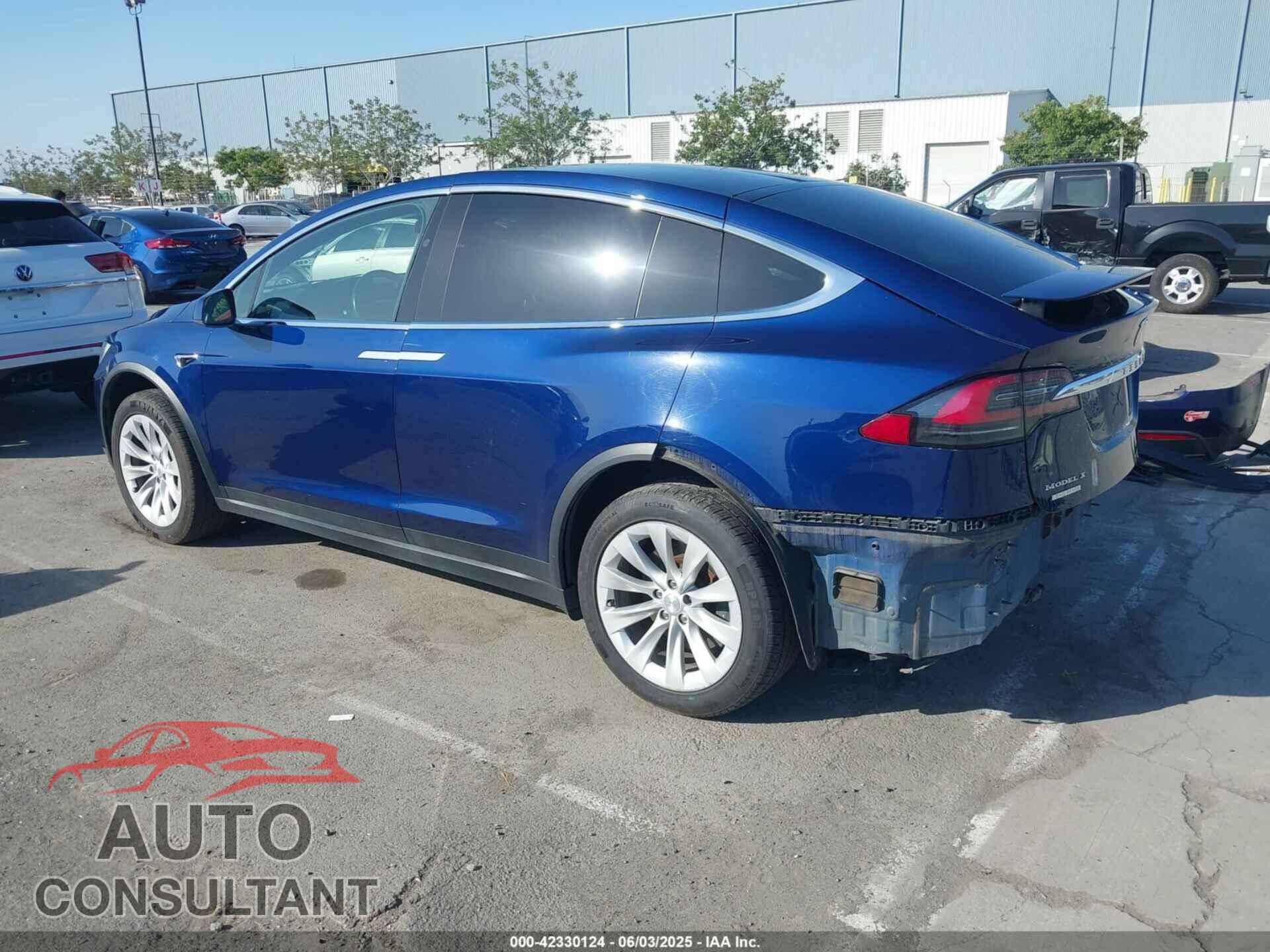 TESLA MODEL X 2018 - 5YJXCAE20JF123676