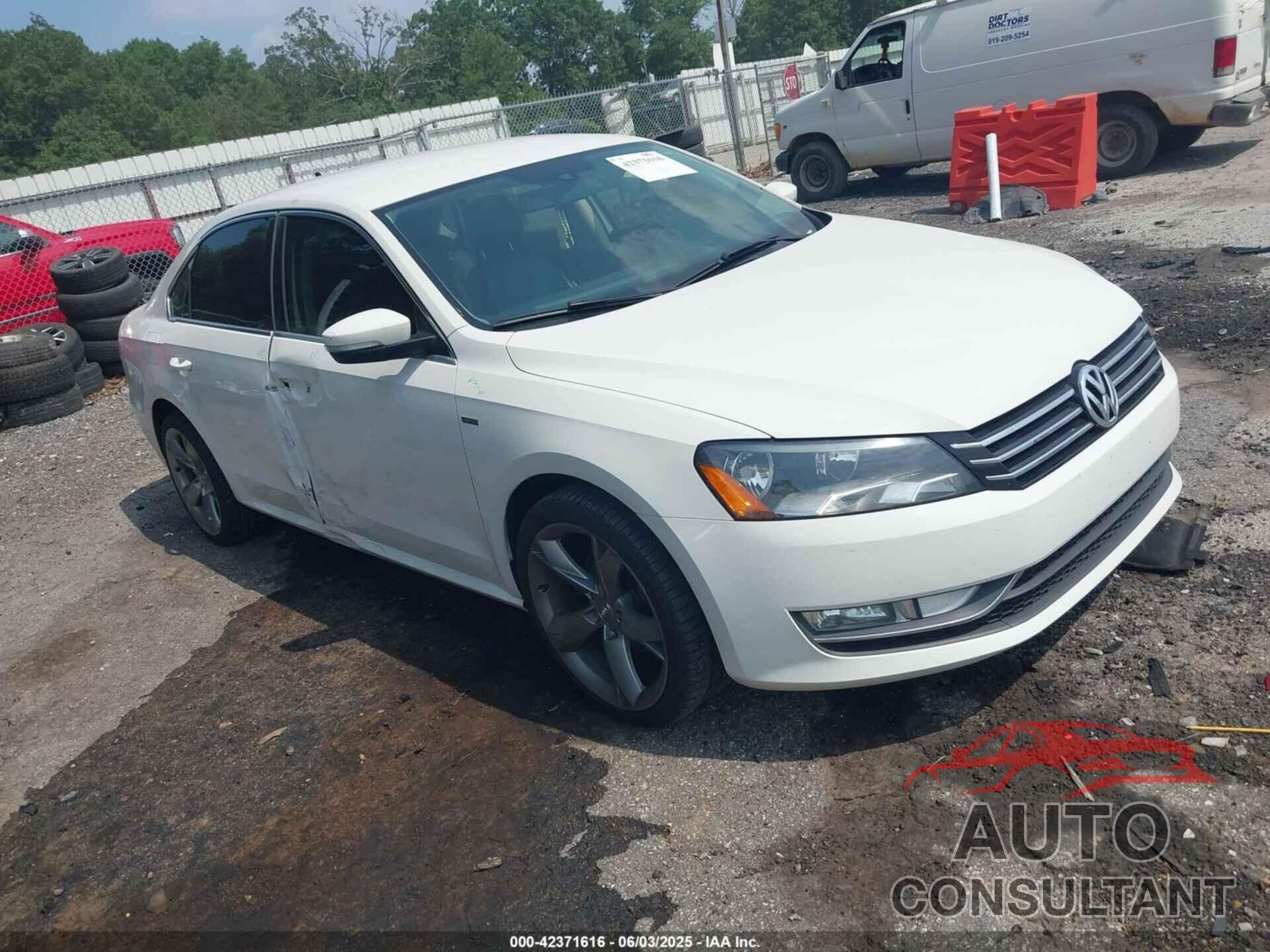 VOLKSWAGEN PASSAT 2015 - 1VWAT7A31FC113442