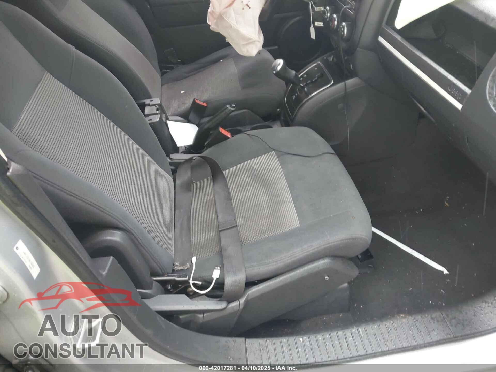 JEEP COMPASS 2011 - 1J4NF1FB1BD193820