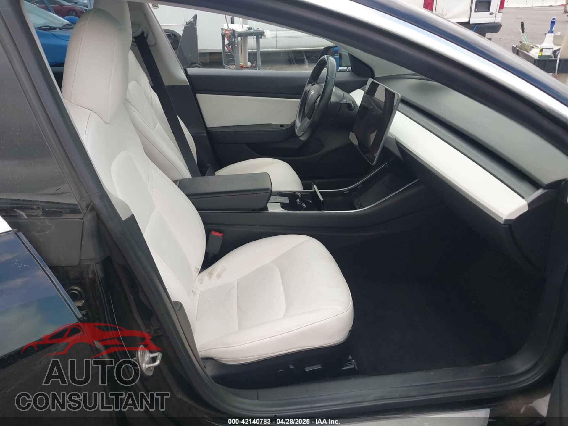 TESLA MODEL 3 2019 - 5YJ3E1EA0KF301779