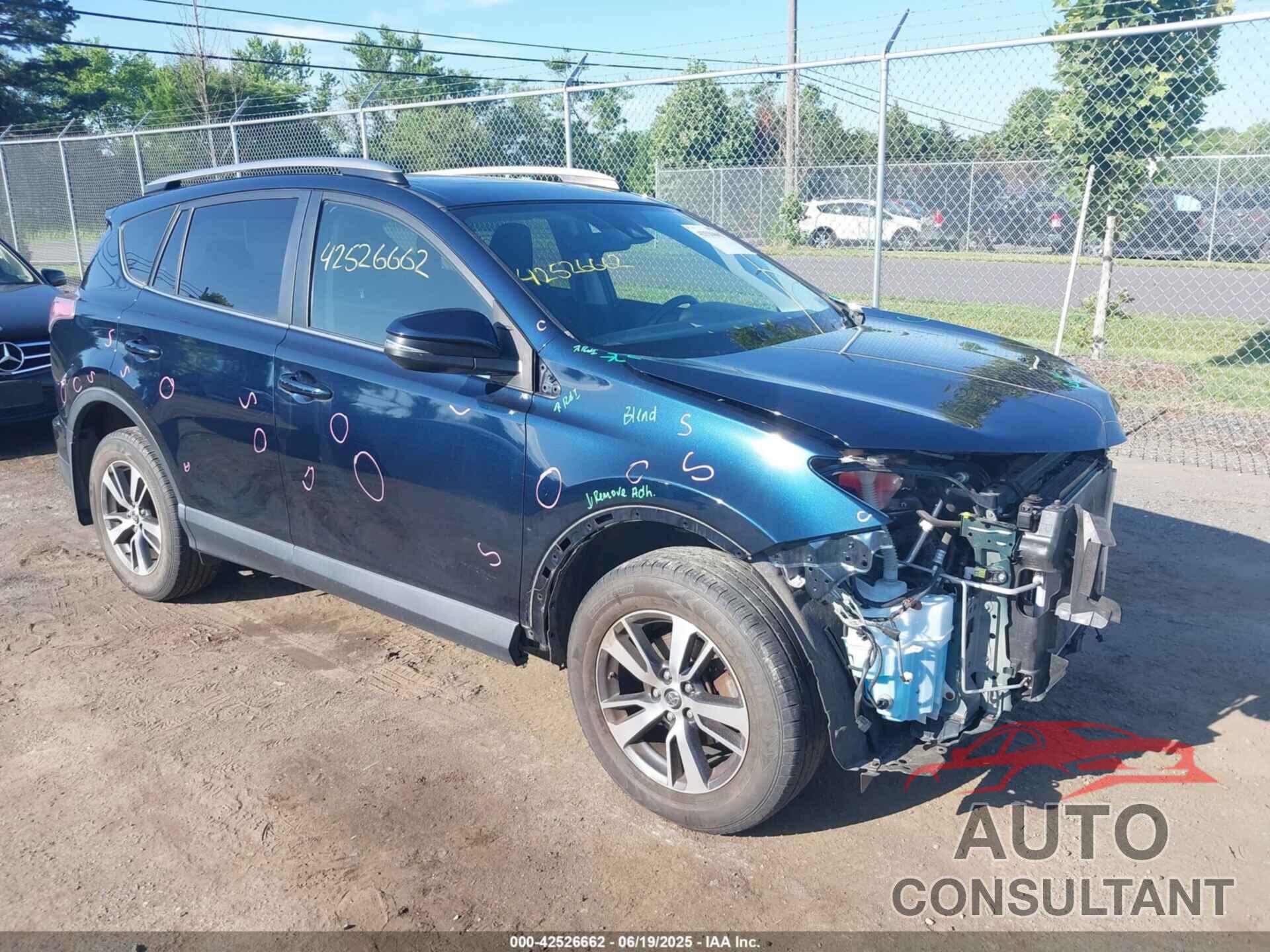 TOYOTA RAV4 2018 - JTMRFREV6JJ182605