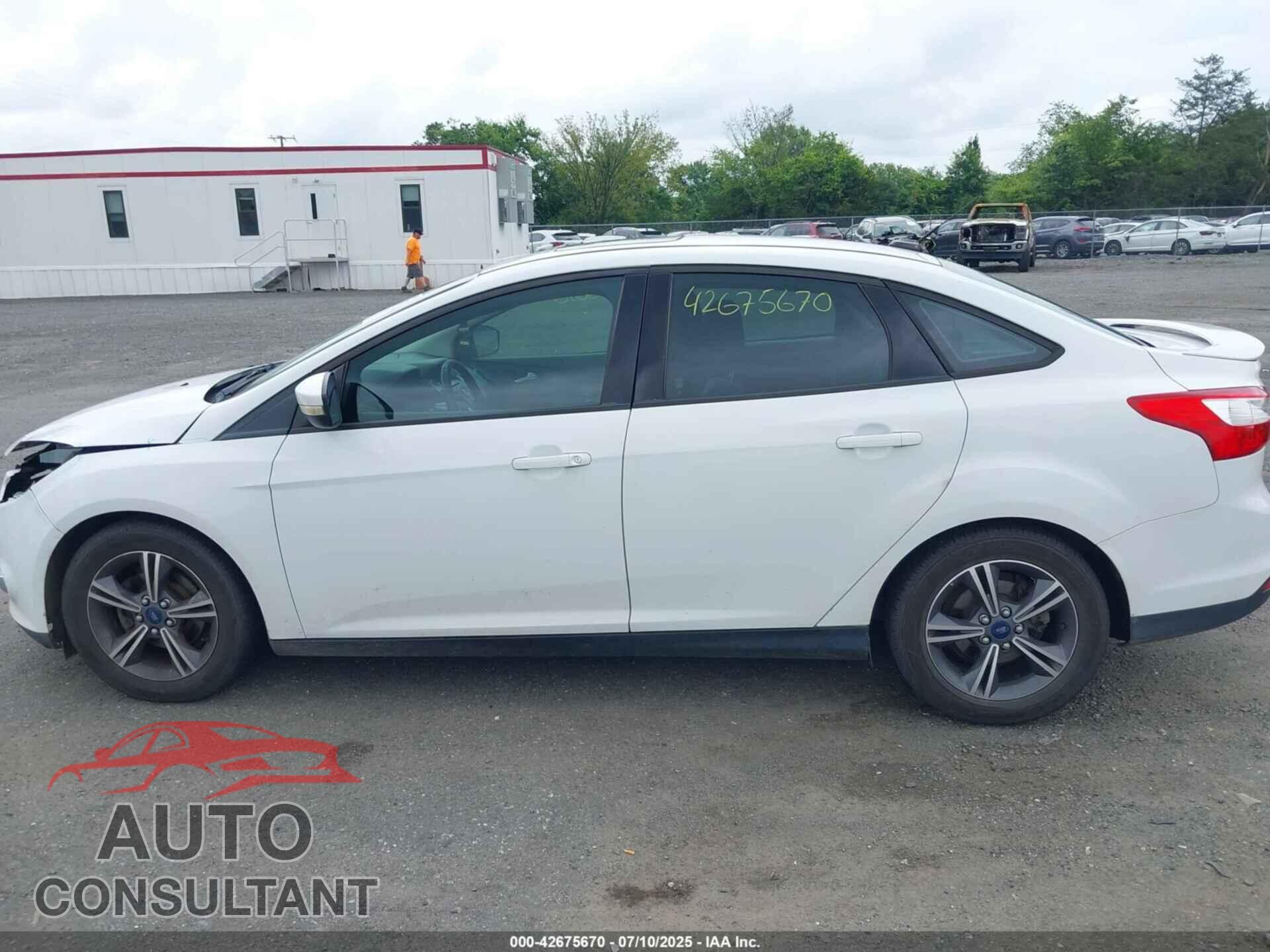 FORD FOCUS 2014 - 1FADP3F28EL426828