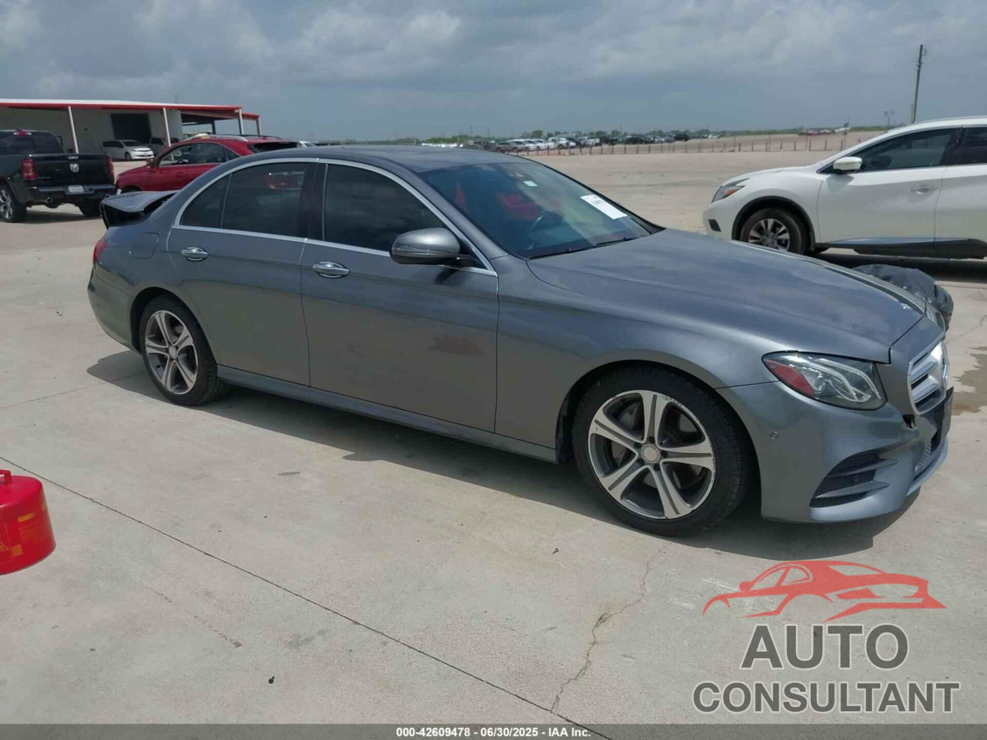 MERCEDES-BENZ E 300 2017 - WDDZF4JB0HA165085