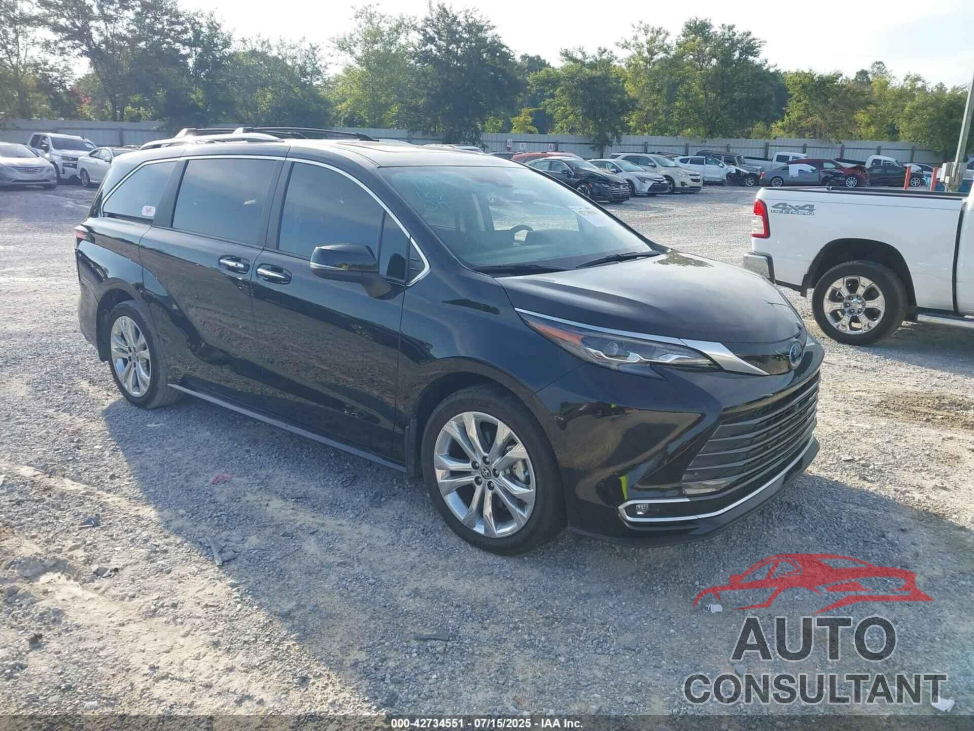 TOYOTA SIENNA 2024 - 5TDERKEC5RS208637