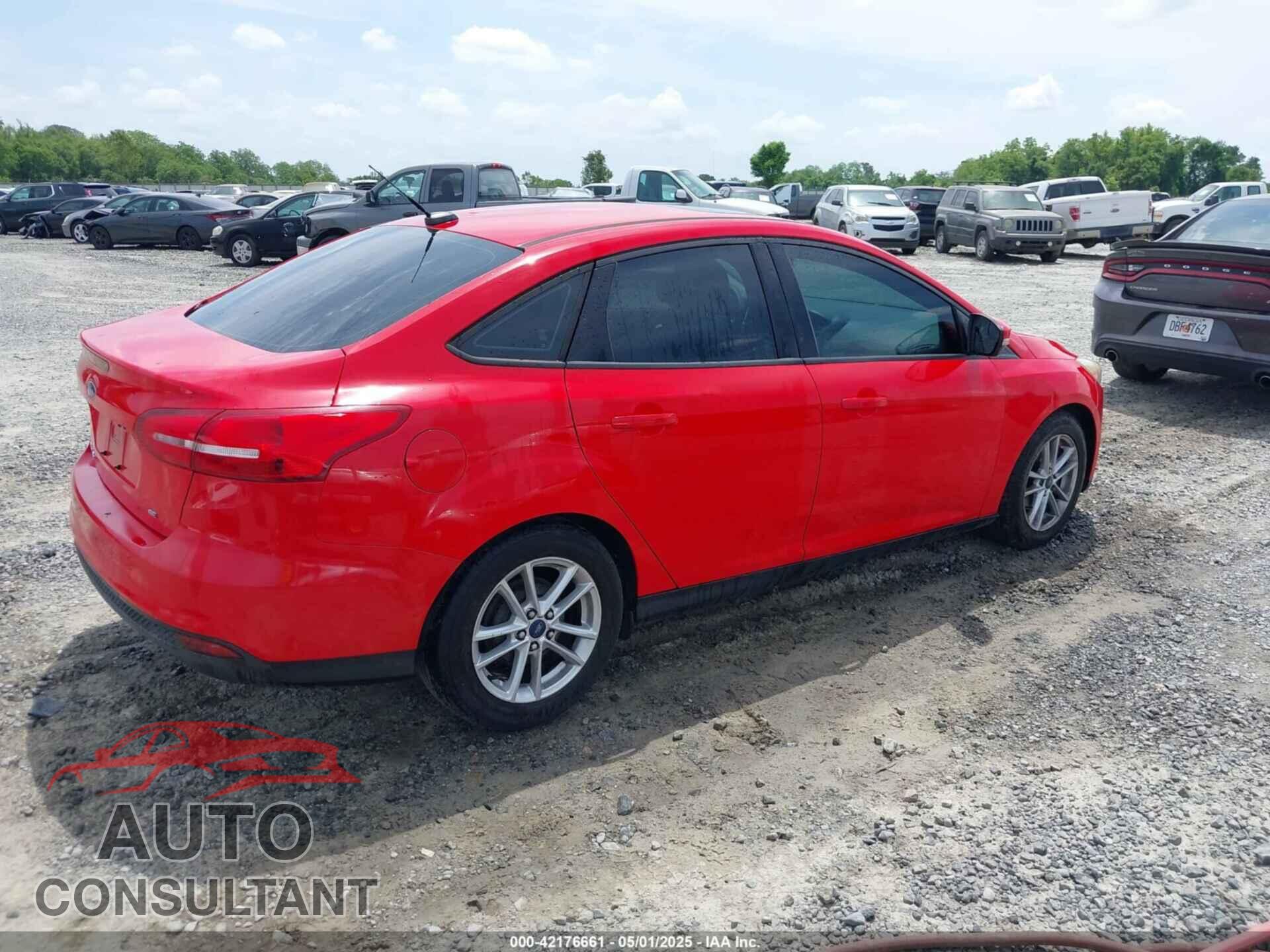 FORD FOCUS 2015 - 1FADP3F25FL242447