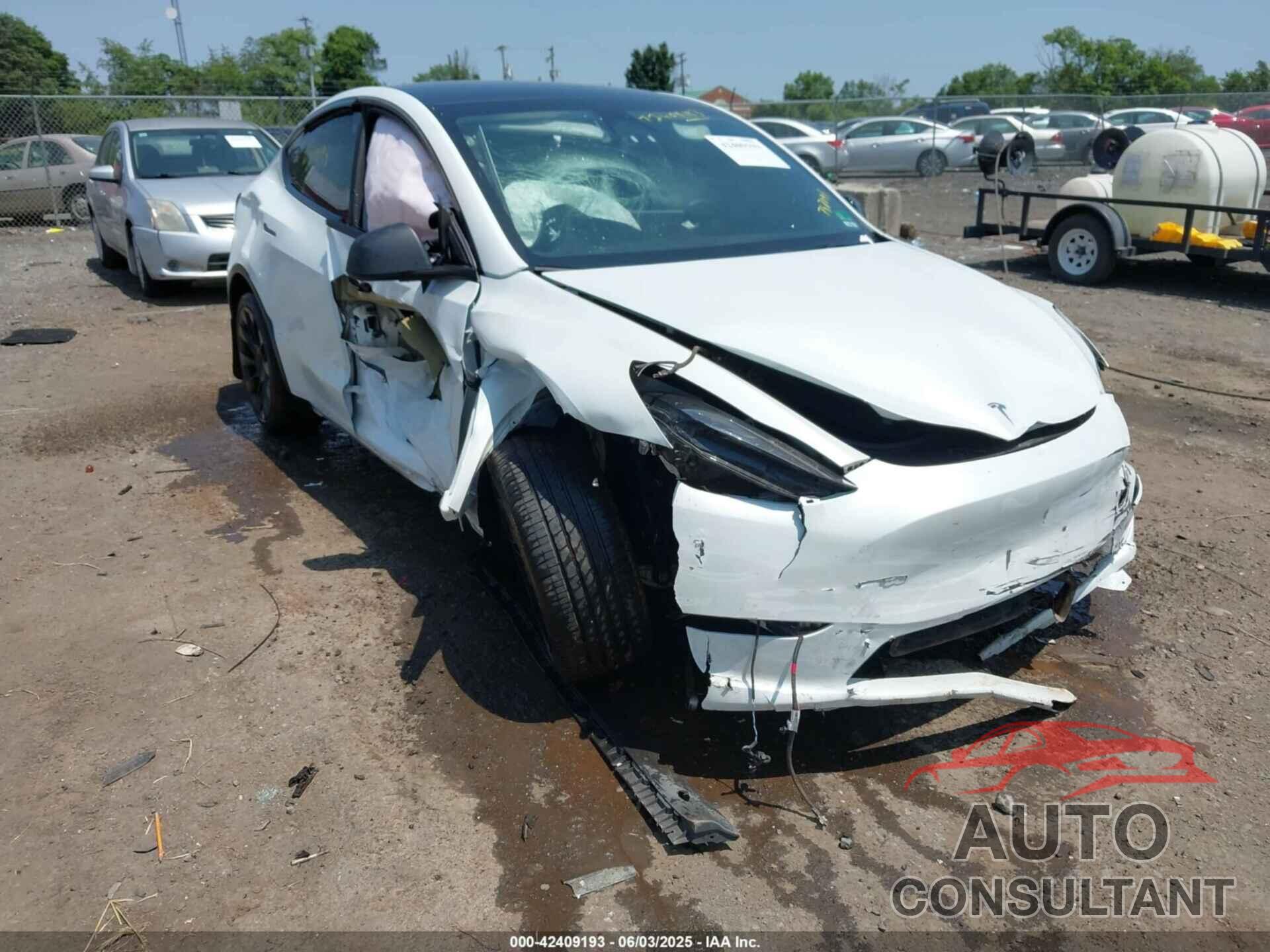 TESLA MODEL Y 2023 - 7SAYGDEE2PF747091
