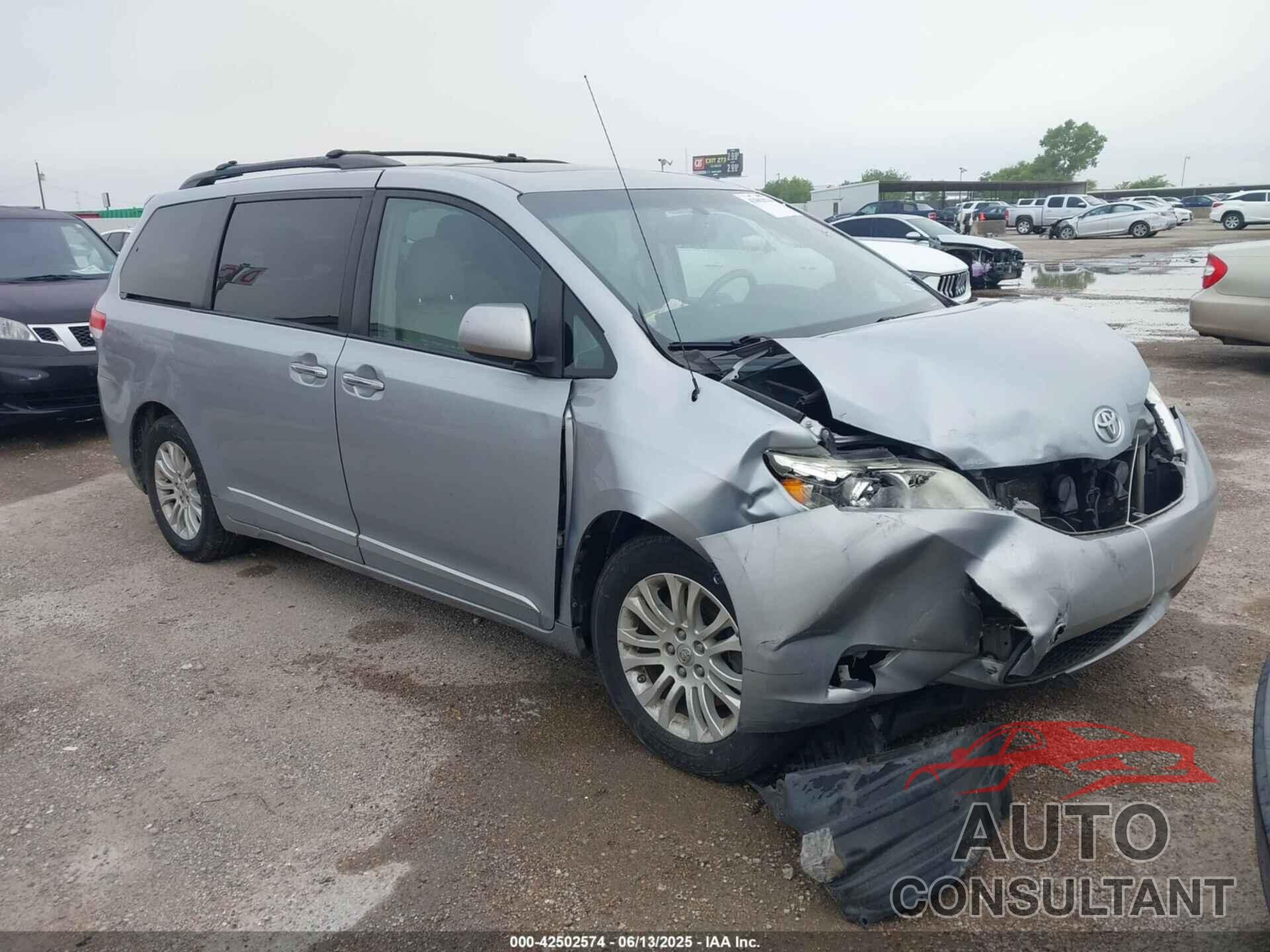 TOYOTA SIENNA 2014 - 5TDYK3DC5ES514644