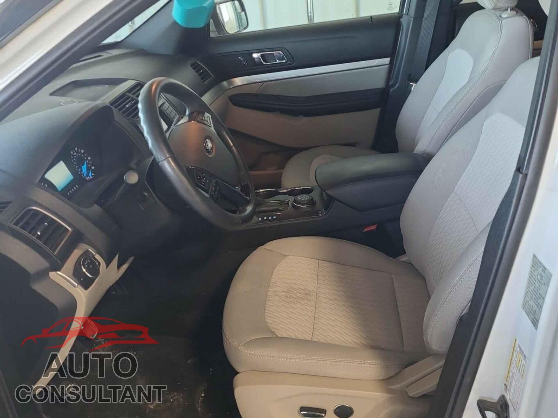 FORD EXPLORER 2018 - 1FM5K8B82JGB35163