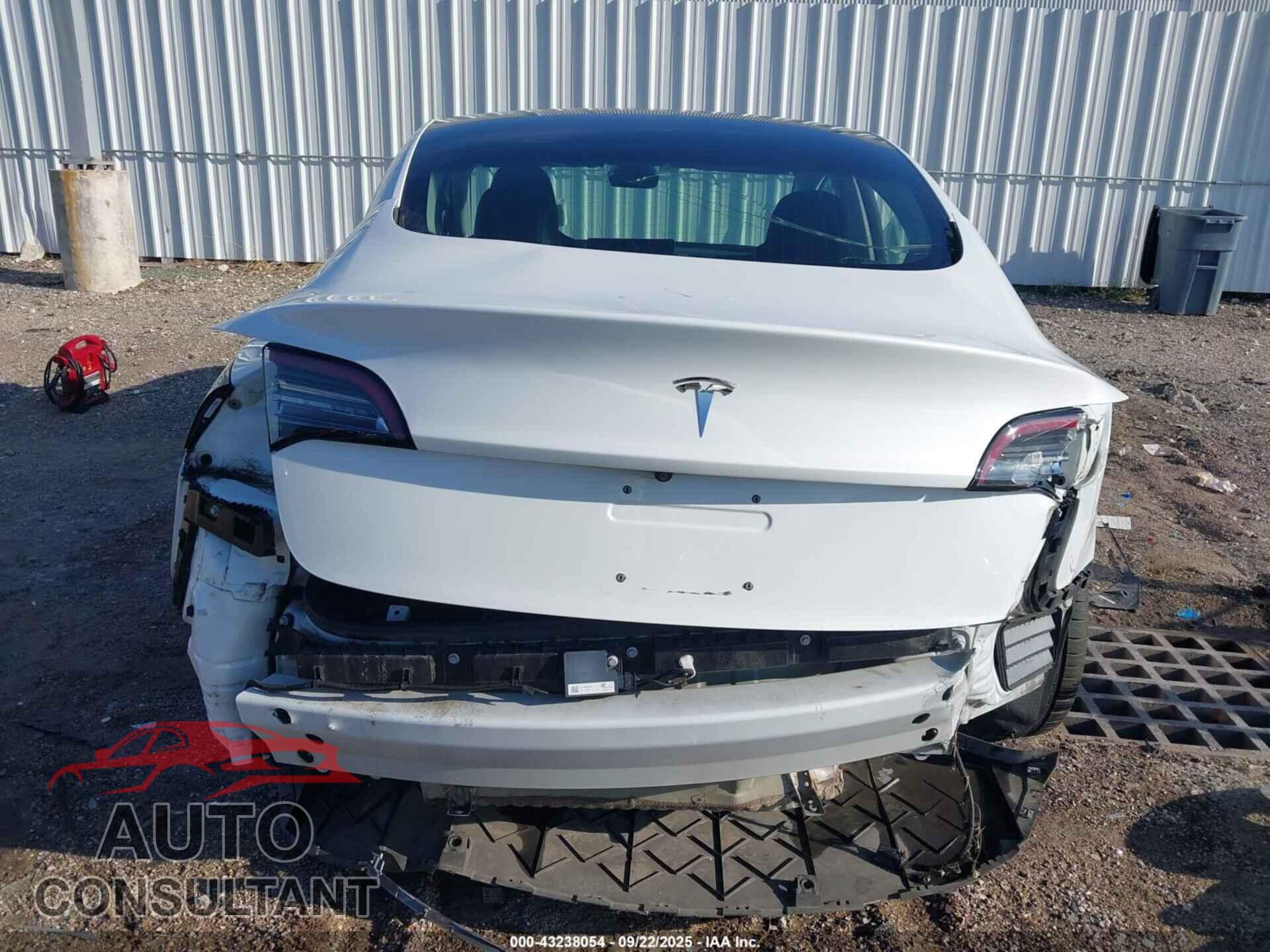 TESLA MODEL 3 2018 - 5YJ3E1EA1JF076853