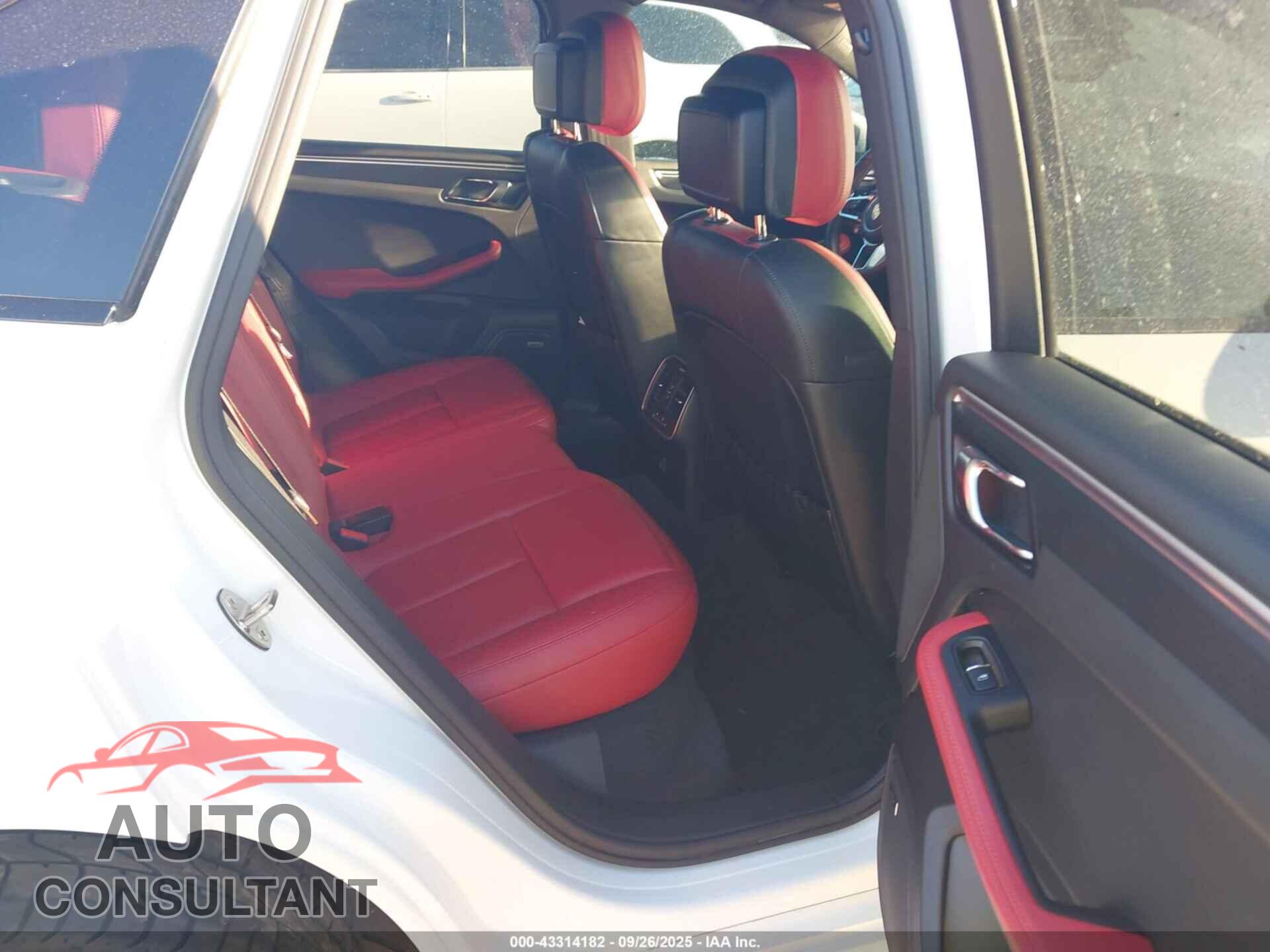 PORSCHE MACAN 2017 - WP1AG2A52HLB56393