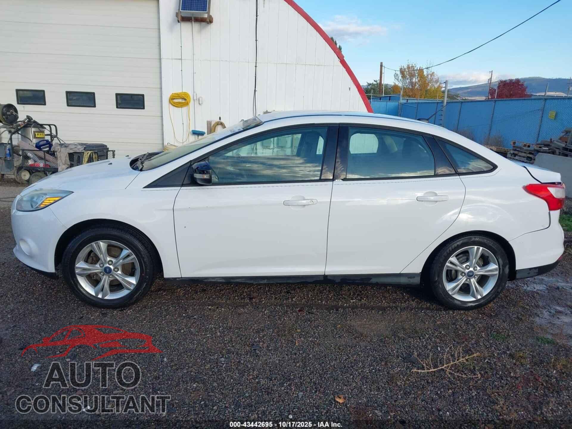 FORD FOCUS 2014 - 1FADP3F28EL200501