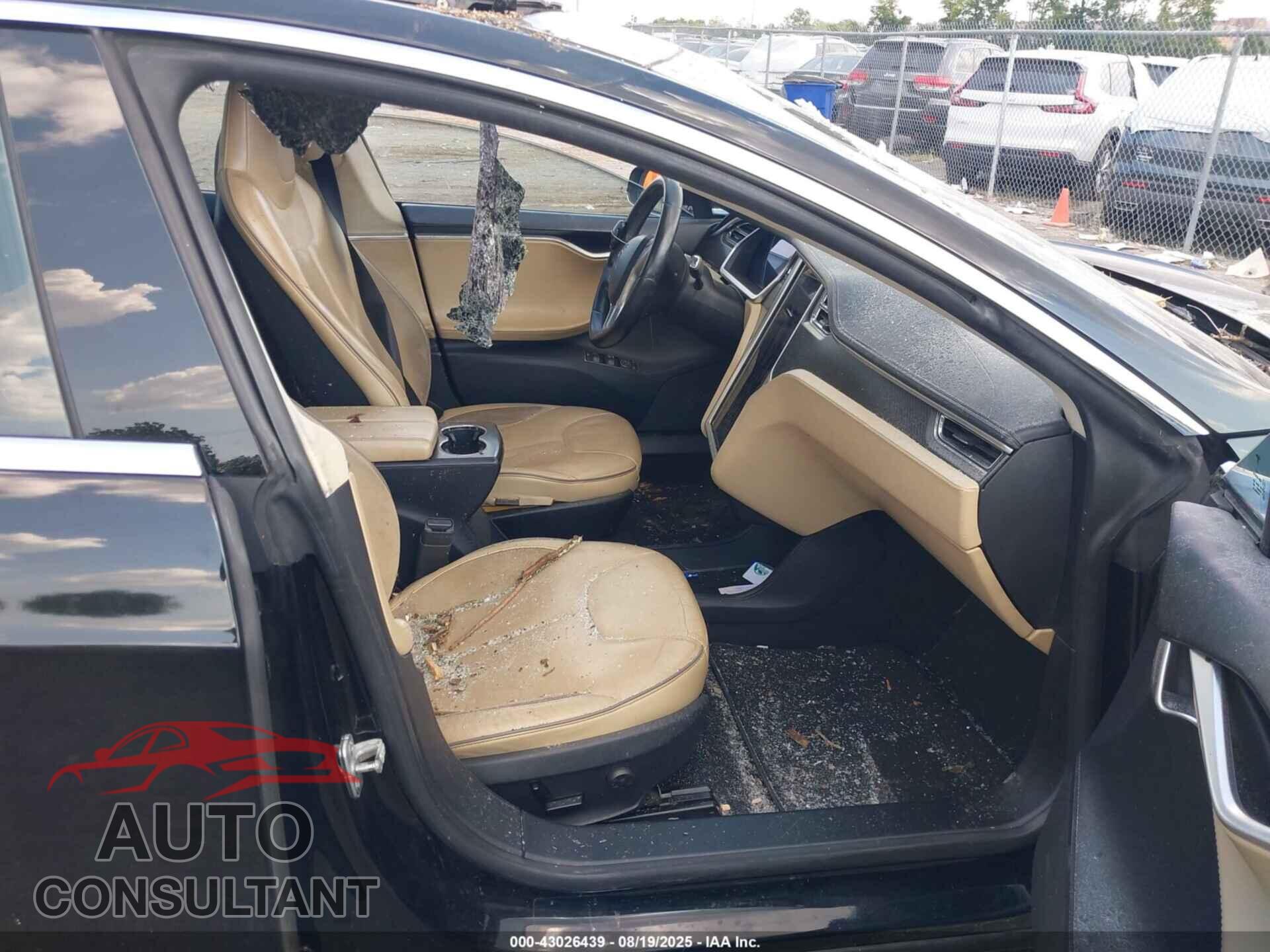 TESLA MODEL S 2012 - 5YJSA1DP8CFS00682