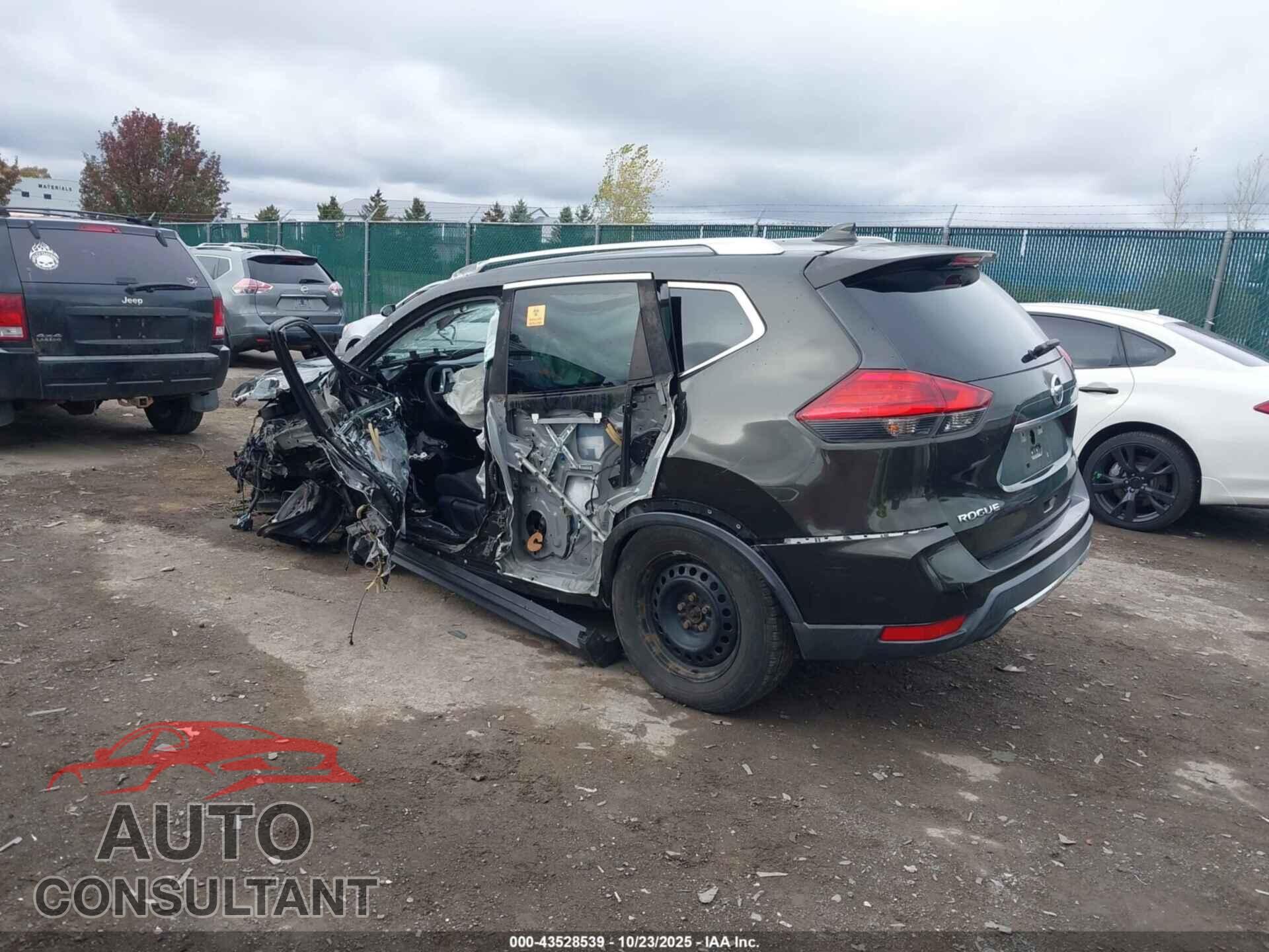 NISSAN ROGUE 2017 - KNMAT2MVXHP512686