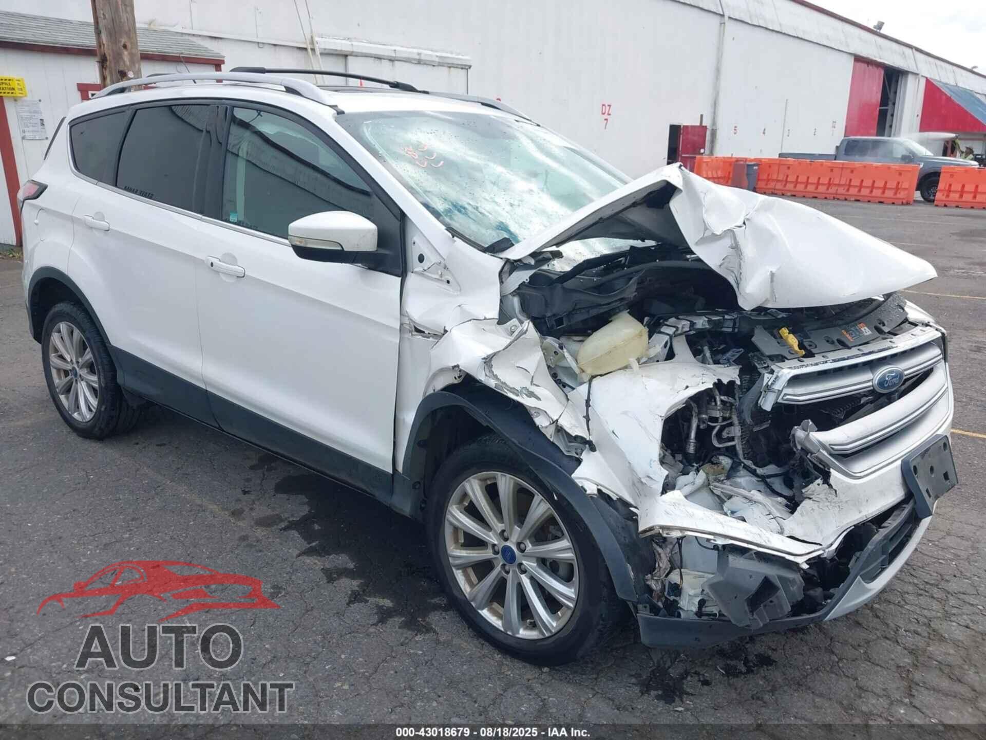 FORD ESCAPE 2017 - 1FMCU9JD3HUD29461