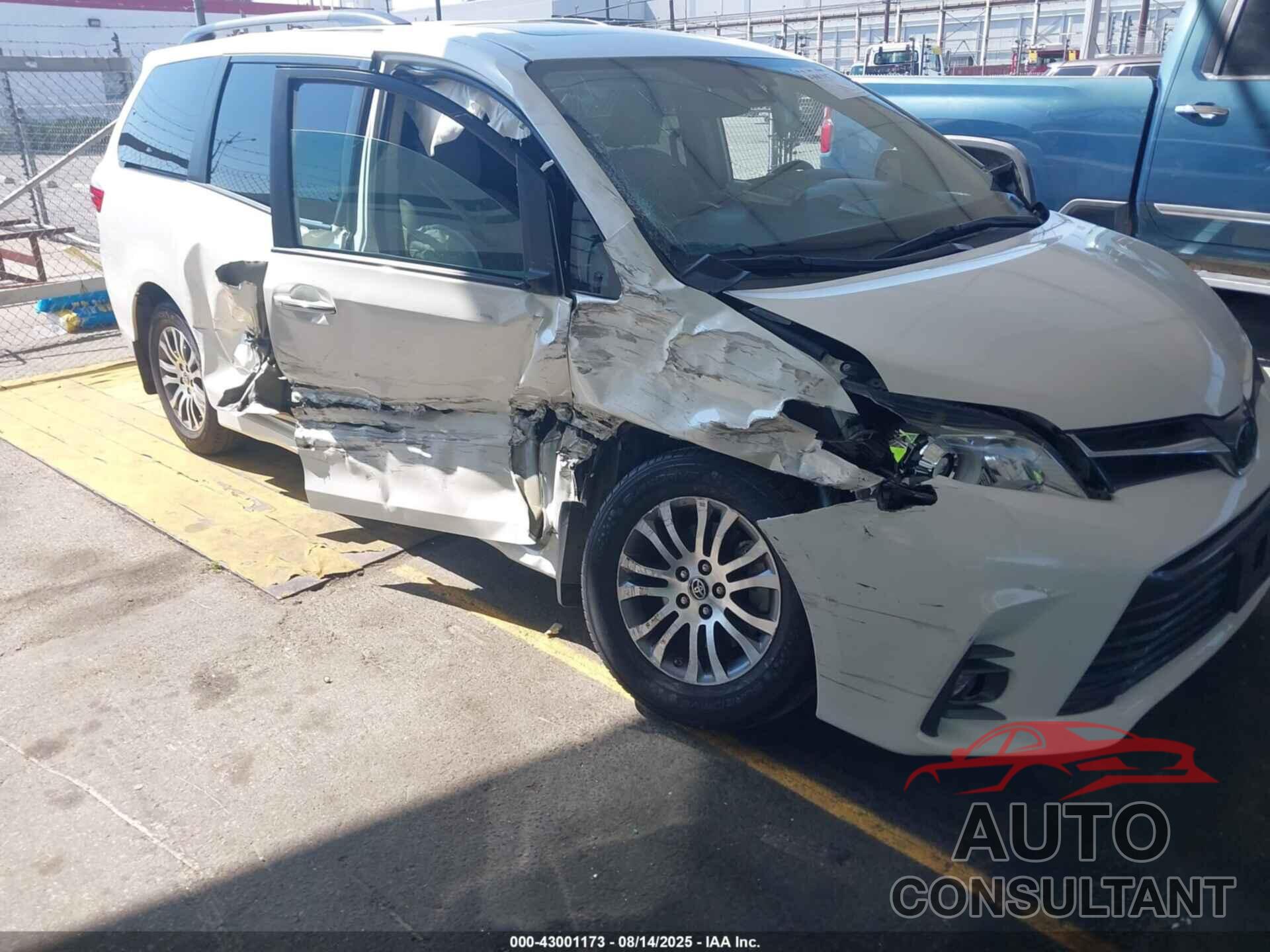 TOYOTA SIENNA 2020 - 5TDYZ3DC6LS080582