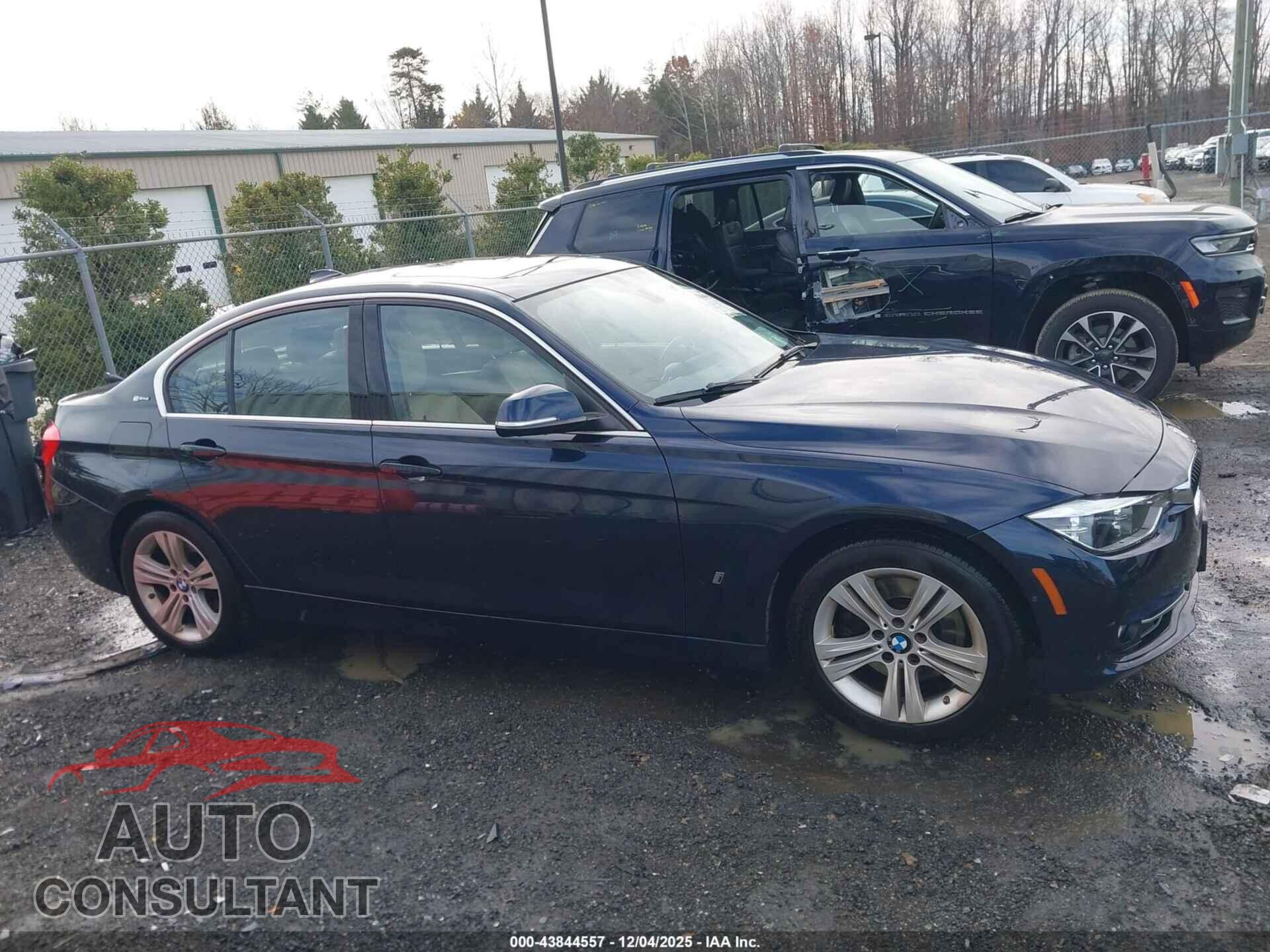 BMW 330E 2017 - WBA8E1C35HA156389
