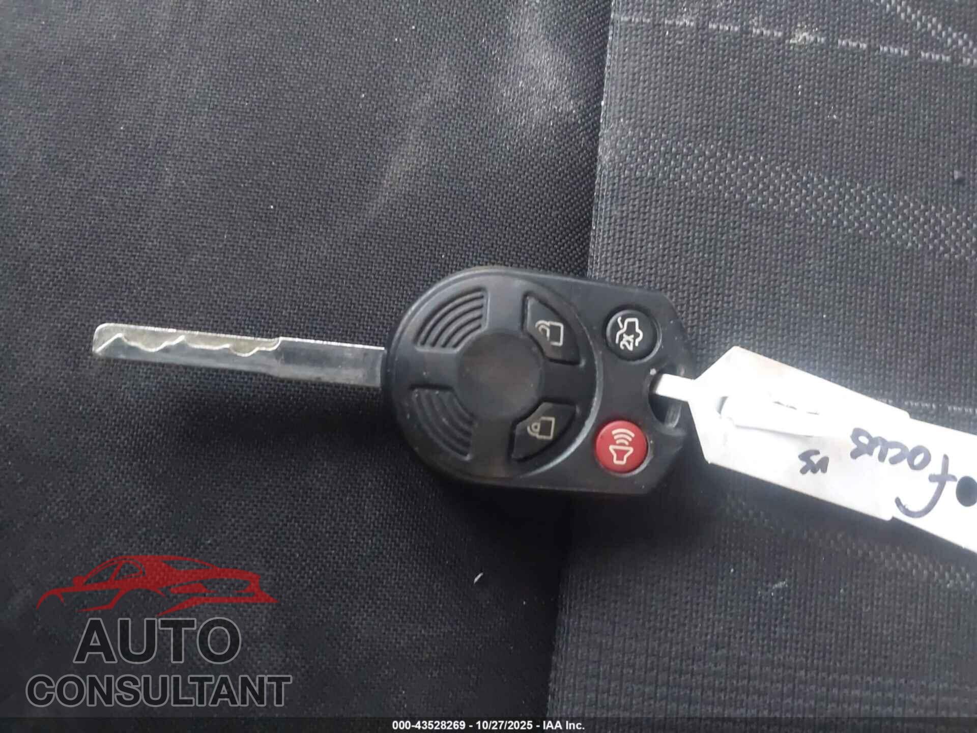 FORD FOCUS 2017 - 1FADP3F26HL326716