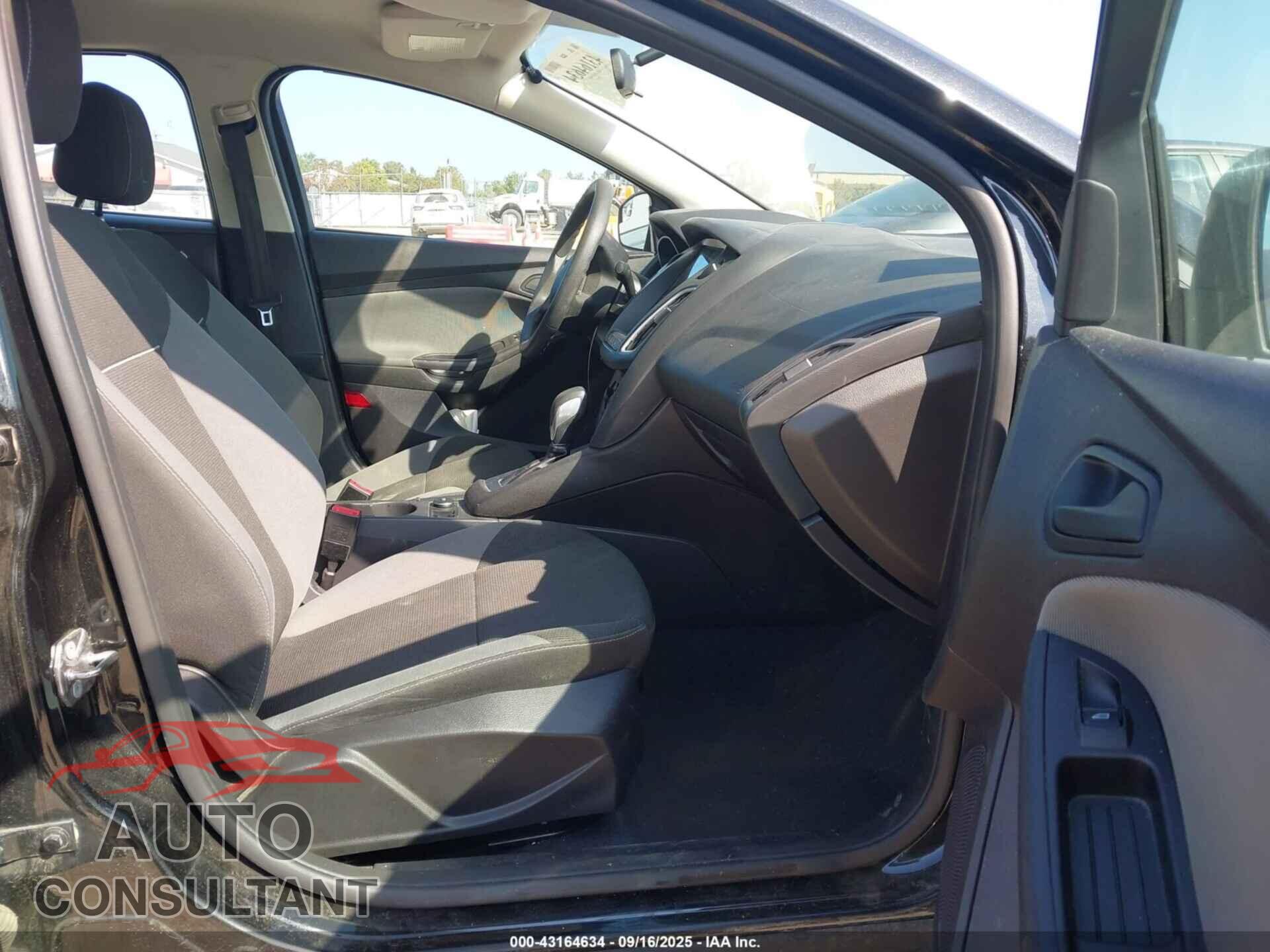 FORD FOCUS 2014 - 1FADP3E22EL459261