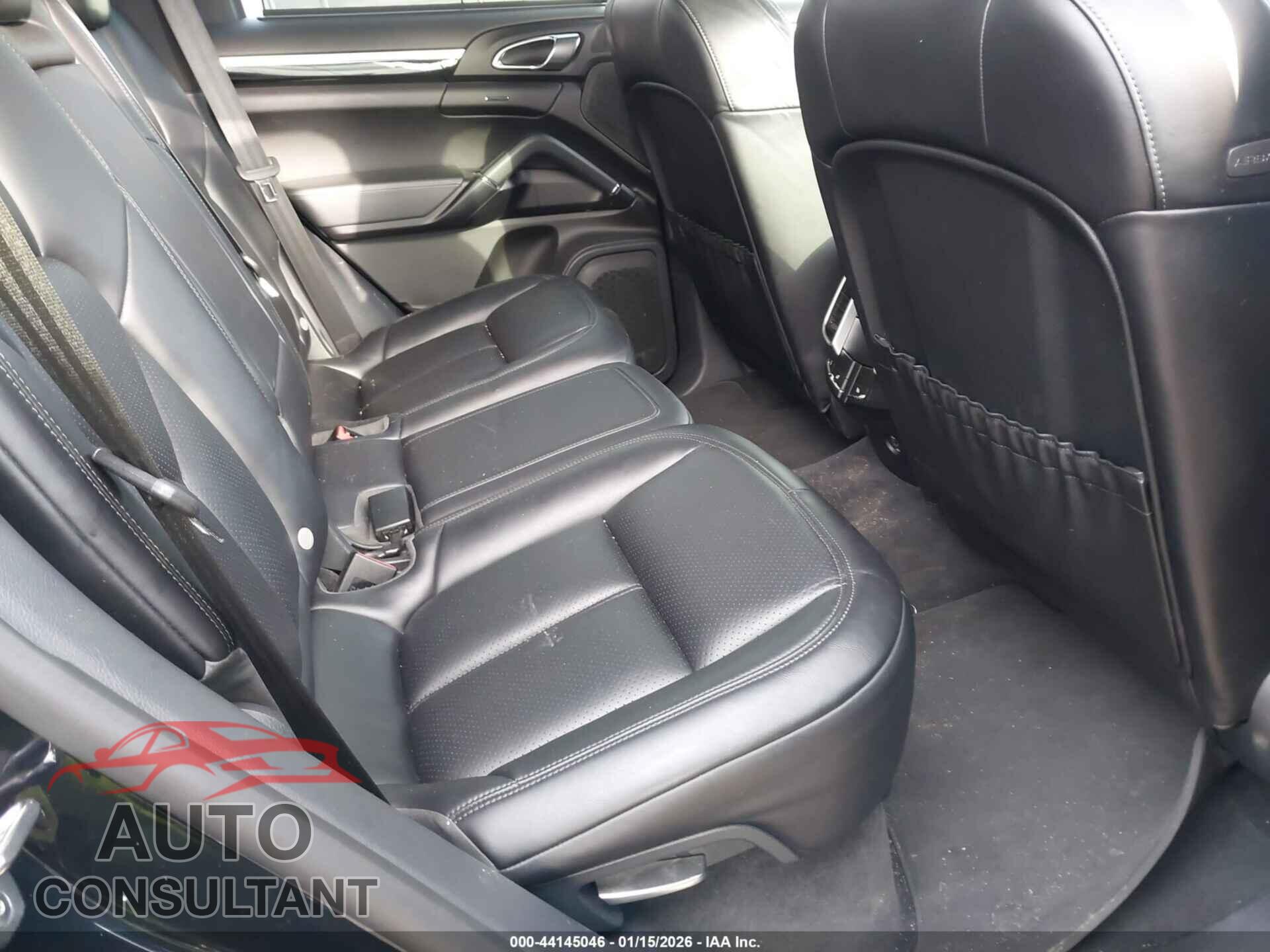PORSCHE CAYENNE 2018 - WP1AA2A27JKA01129