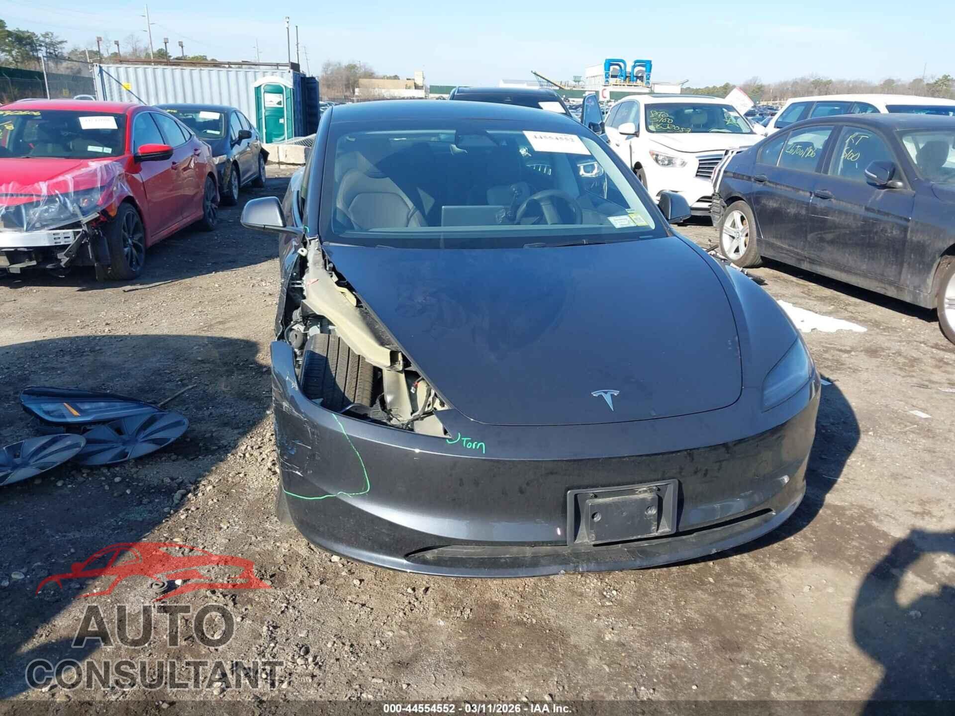 TESLA MODEL 3 2024 - 5YJ3E1EB9RF728946