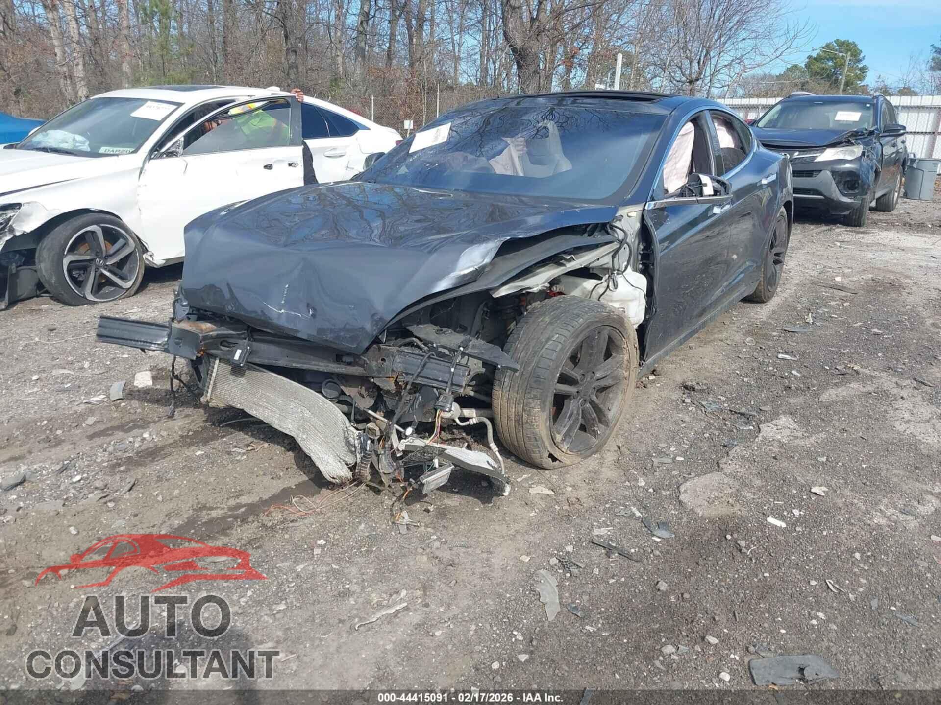 TESLA MODEL S 2015 - 5YJSA1E22FF110855