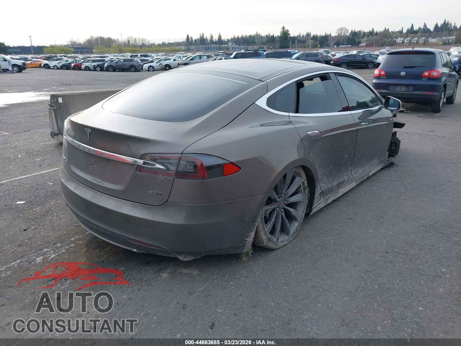 TESLA MODEL S 2015 - 5YJSA1E23FF120178